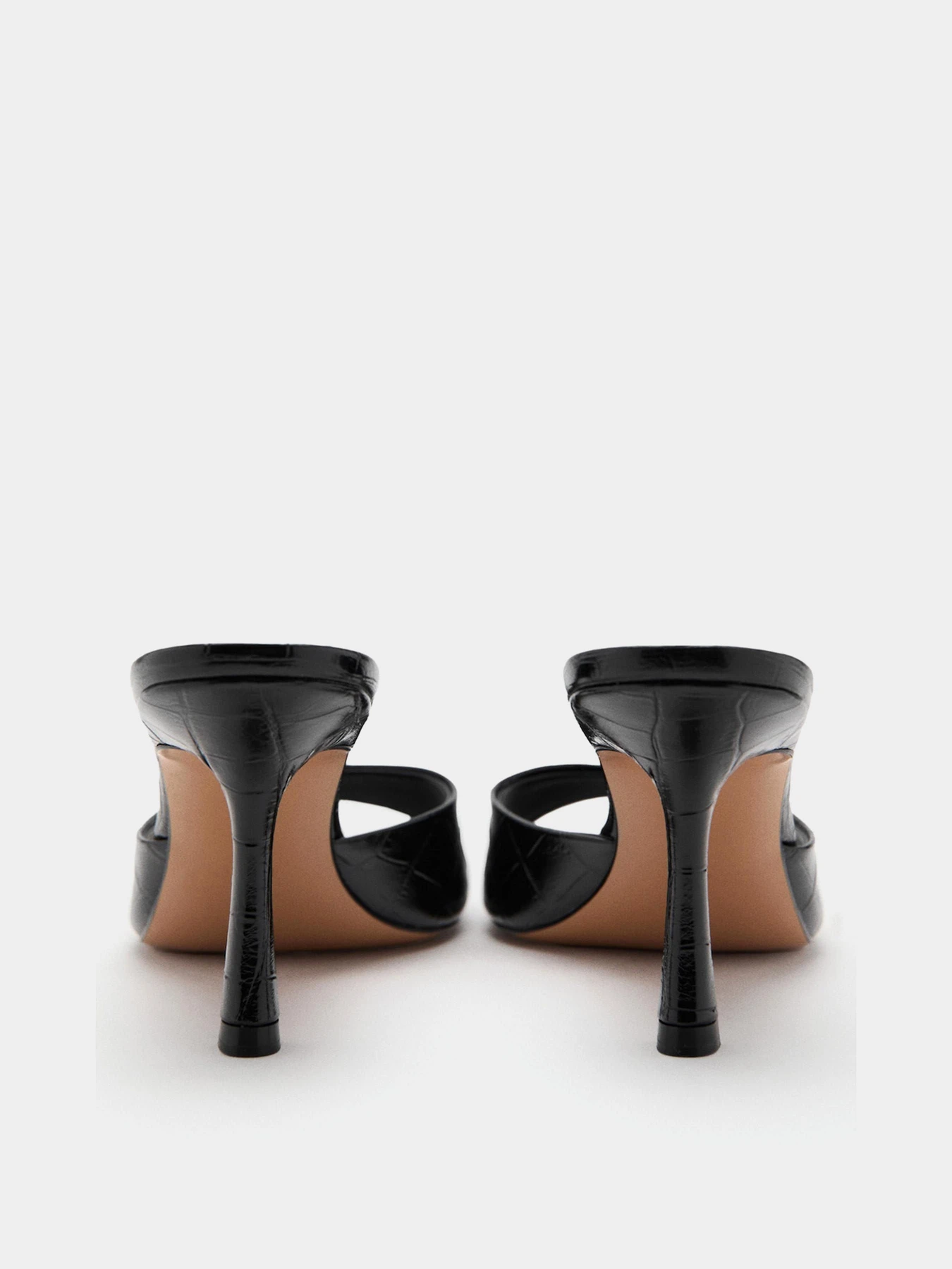 Шлёпанцы MANGO PEPYCO модель 17099098_99 Шлёпанцы MANGO PEPYCO модель 17099098_99 Фото