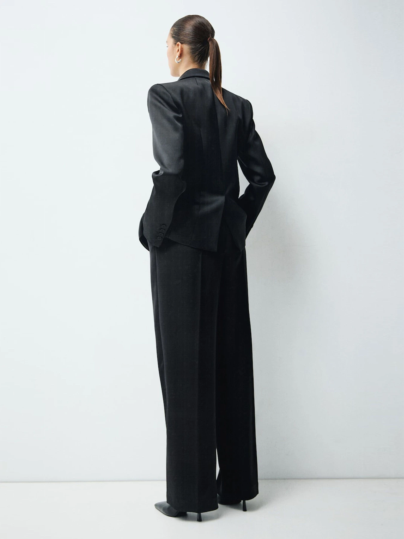 Штани MANGO GILDA модель 17039407_99 Штани MANGO GILDA модель 17039407_99 Фото