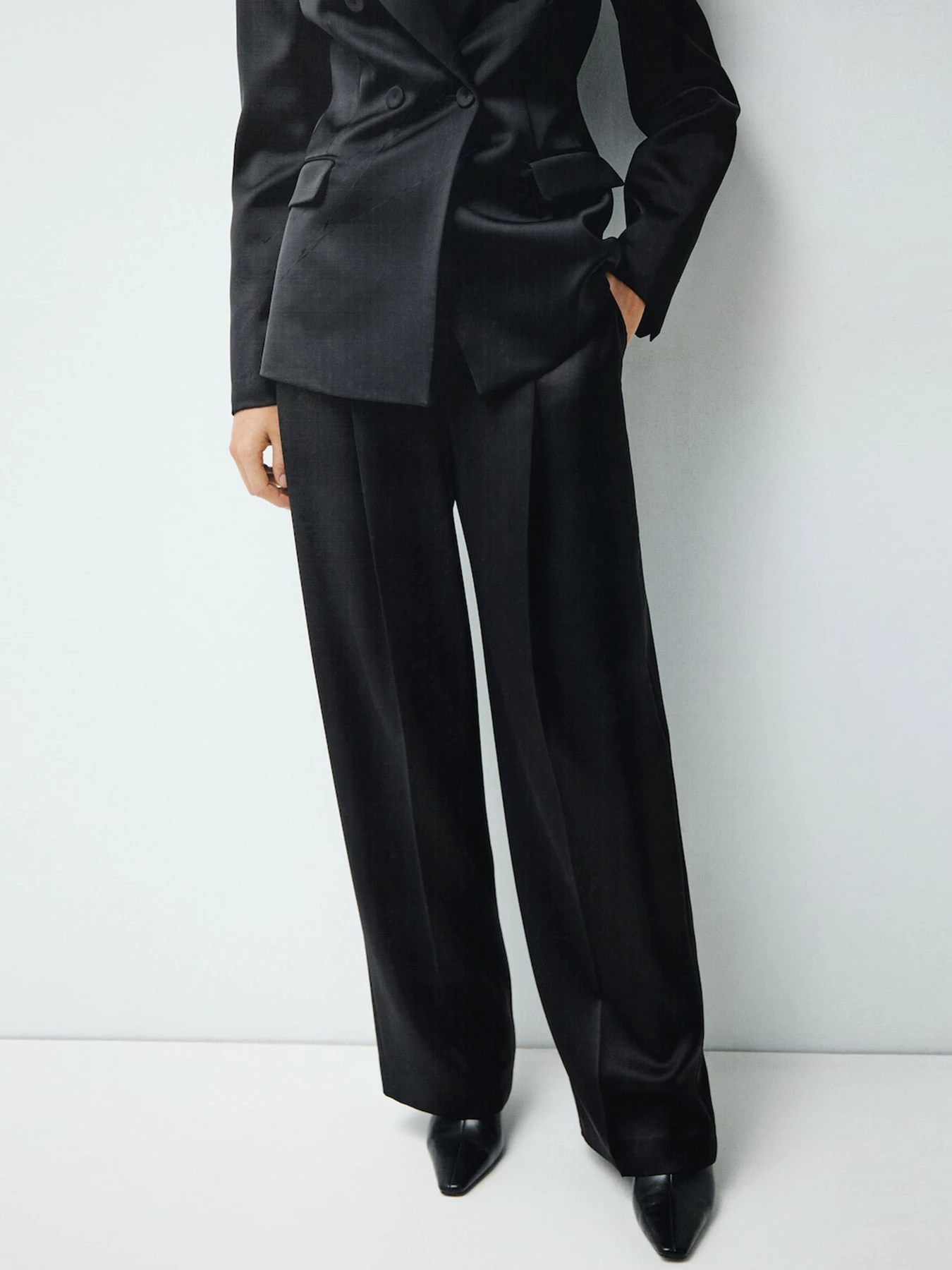 Штани MANGO GILDA модель 17039407_99 Штани MANGO GILDA модель 17039407_99 Фото
