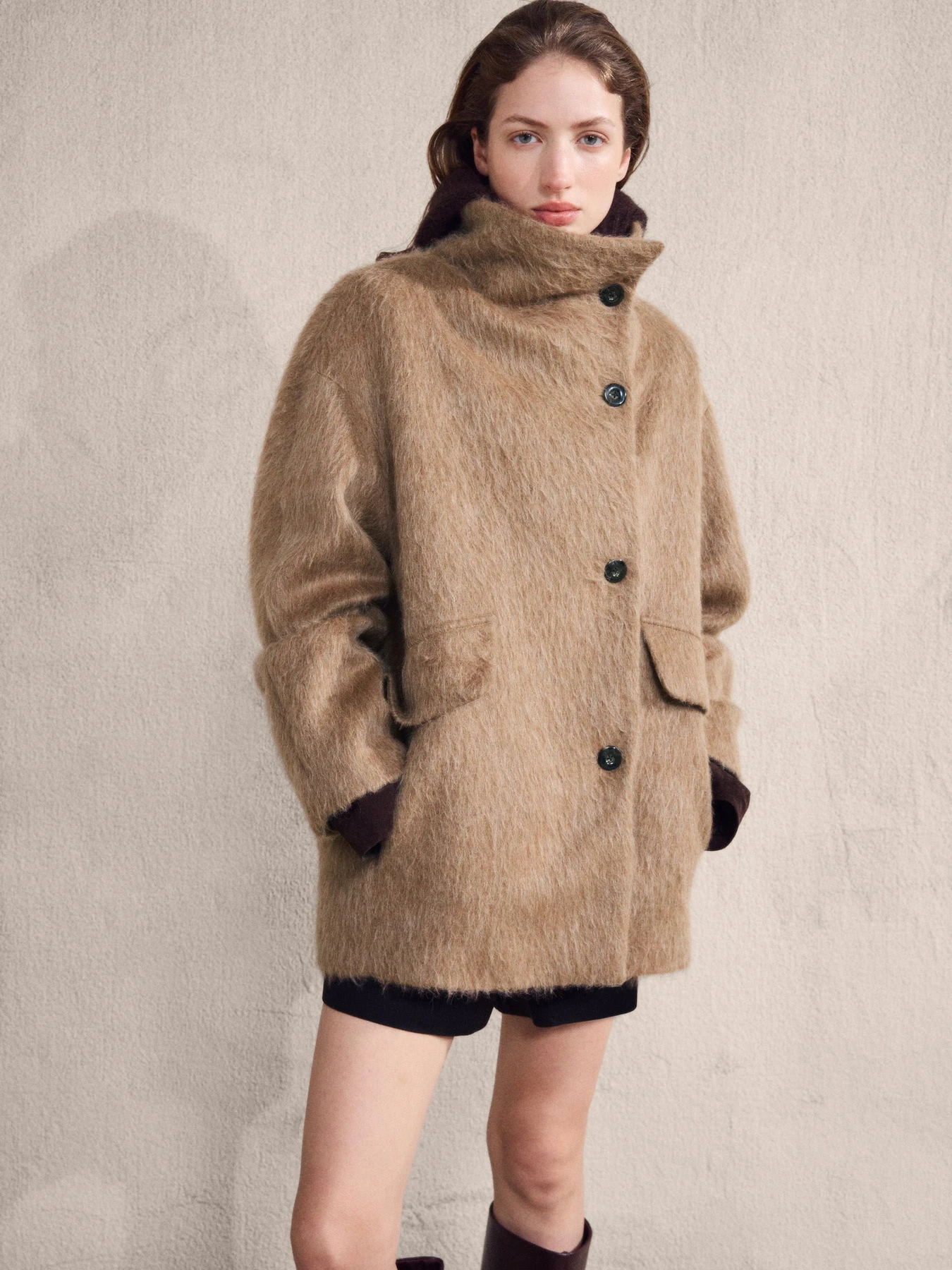 Пальто и плащи MANGO ARK2 модель 27031314_30 Пальто и плащи MANGO ARK2 модель 27031314_30 Фото