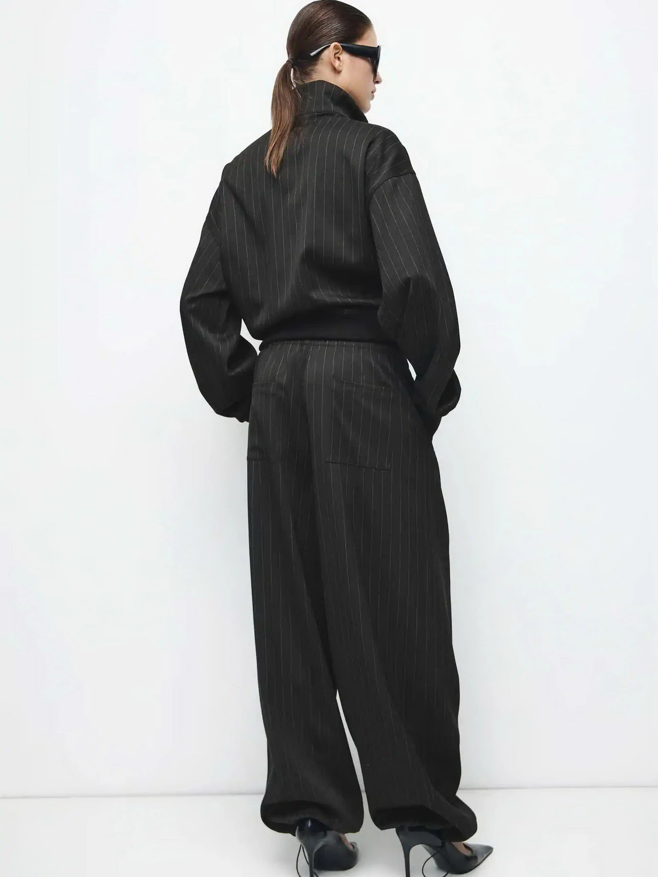 Штани MANGO STRIPE модель 27081339_99 Штани MANGO STRIPE модель 27081339_99 Фото