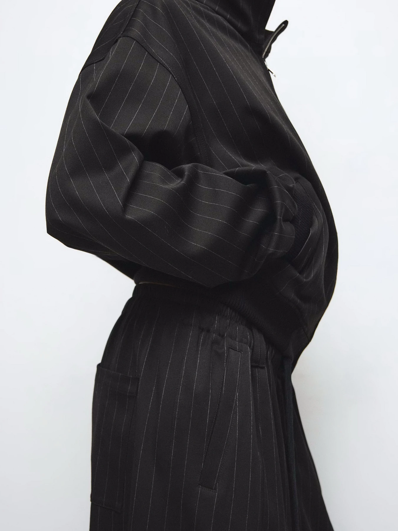 Штани MANGO STRIPE модель 27081339_99 Штани MANGO STRIPE модель 27081339_99 Фото