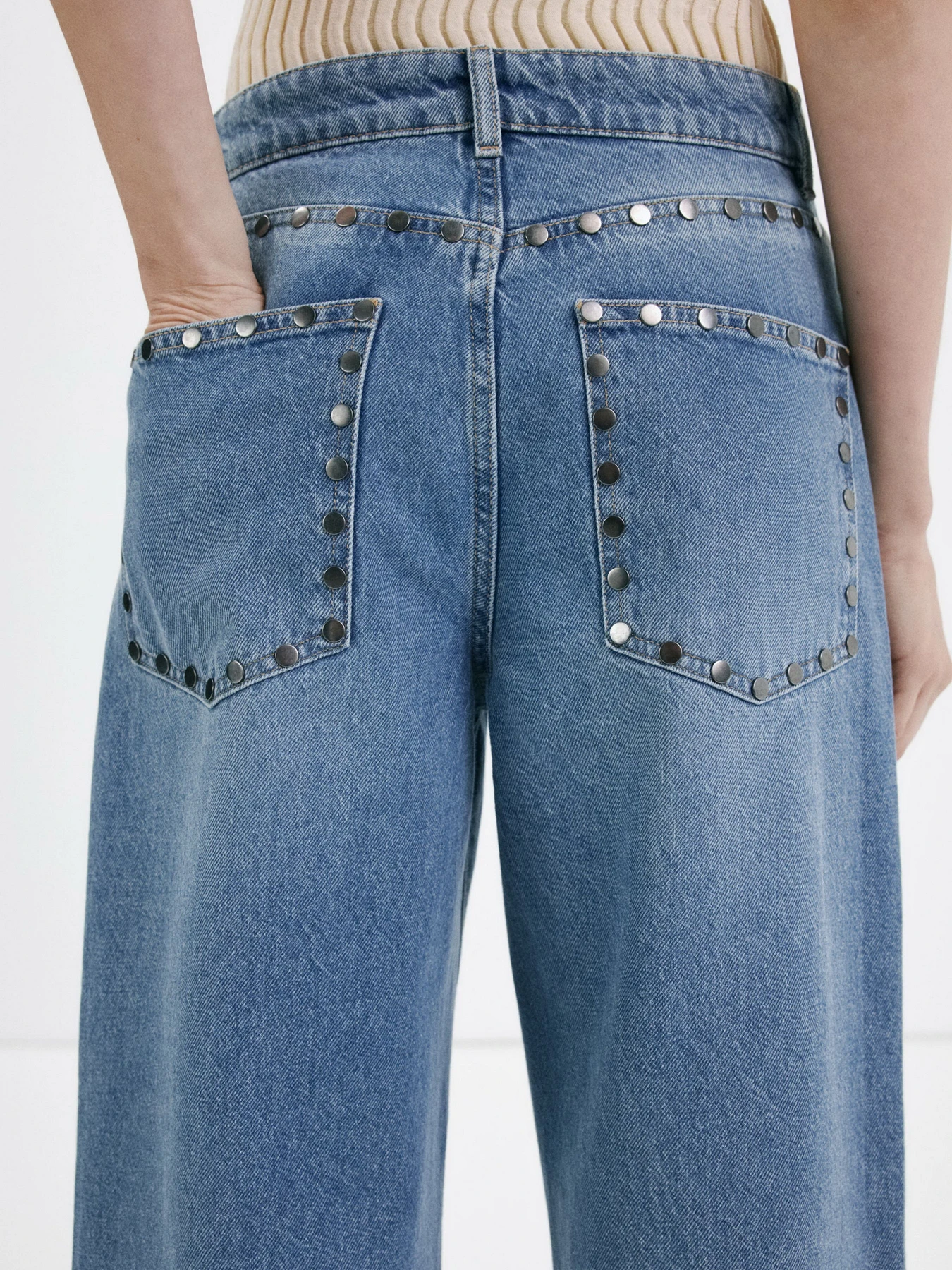 Джинсы MANGO STUDS модель 27067938_TM Фото