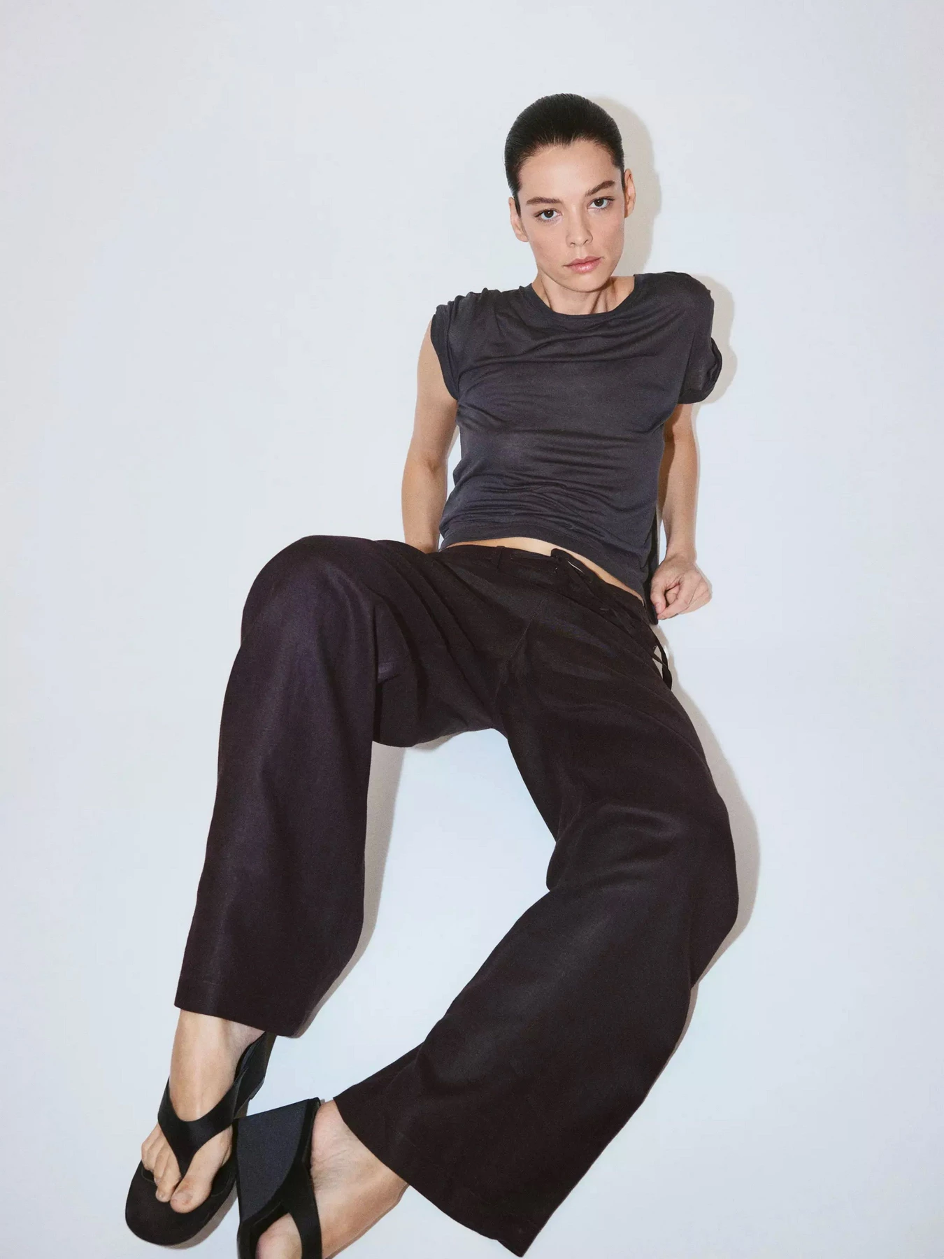 Брюки MANGO VERMUT модель 37041438_32 Брюки MANGO VERMUT модель 37041438_32 Фото