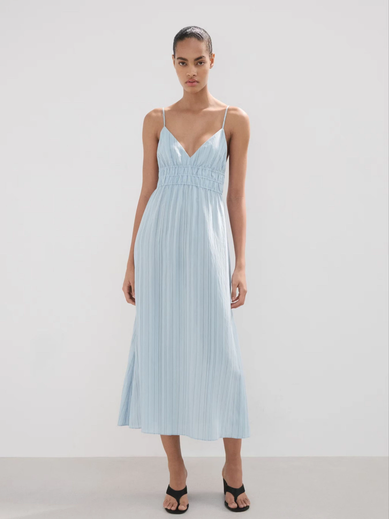 Сукні MANGO модель 37012893_50 Сукні MANGO модель 37012893_50 Фото