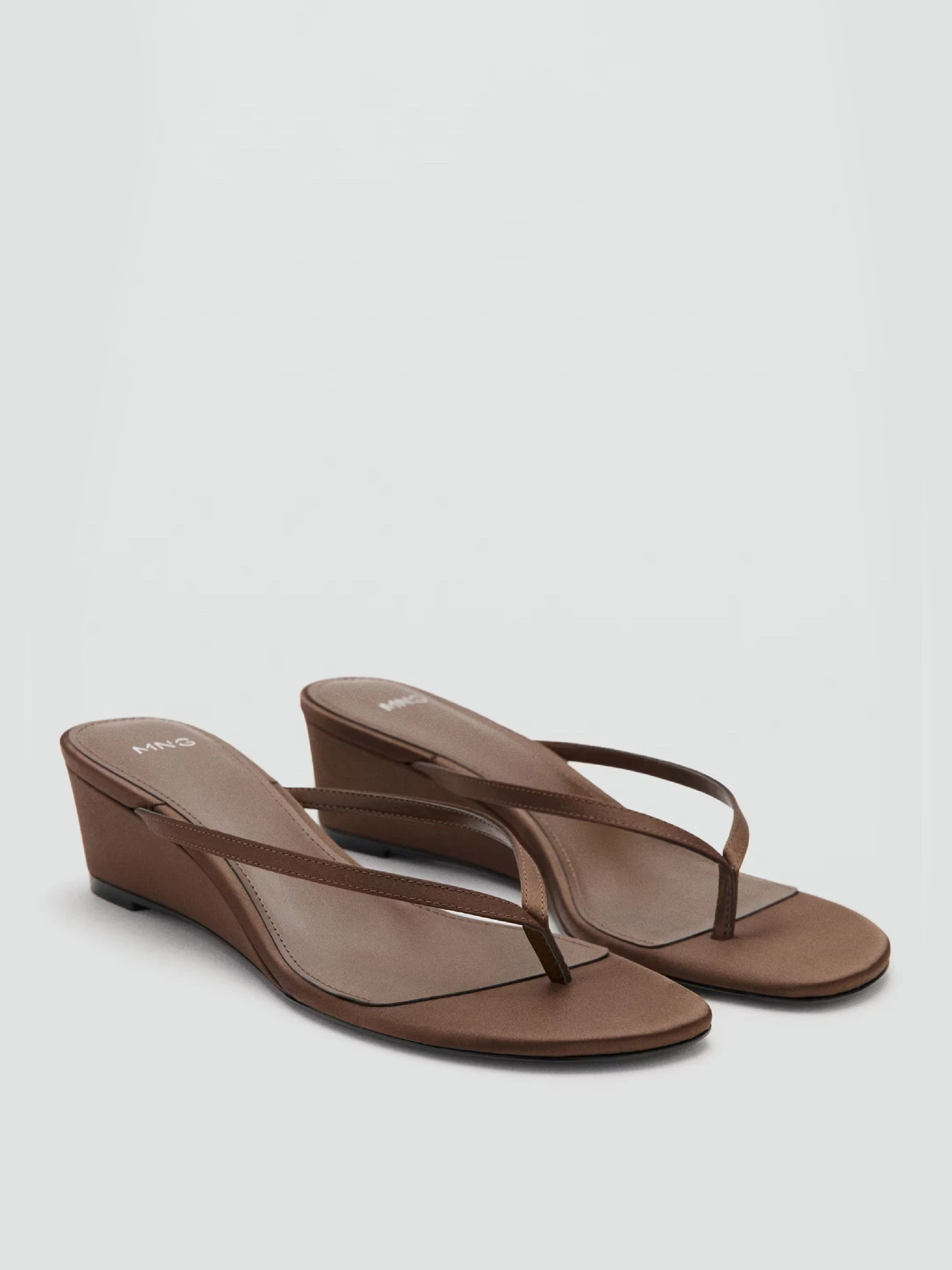 Шлёпанцы MANGO модель 27065965_32 Шлёпанцы MANGO модель 27065965_32 Фото