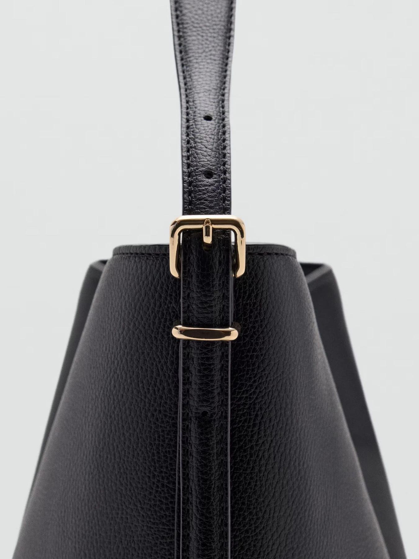 Сумки MANGO модель 37023318_99 Сумки MANGO модель 37023318_99 Фото