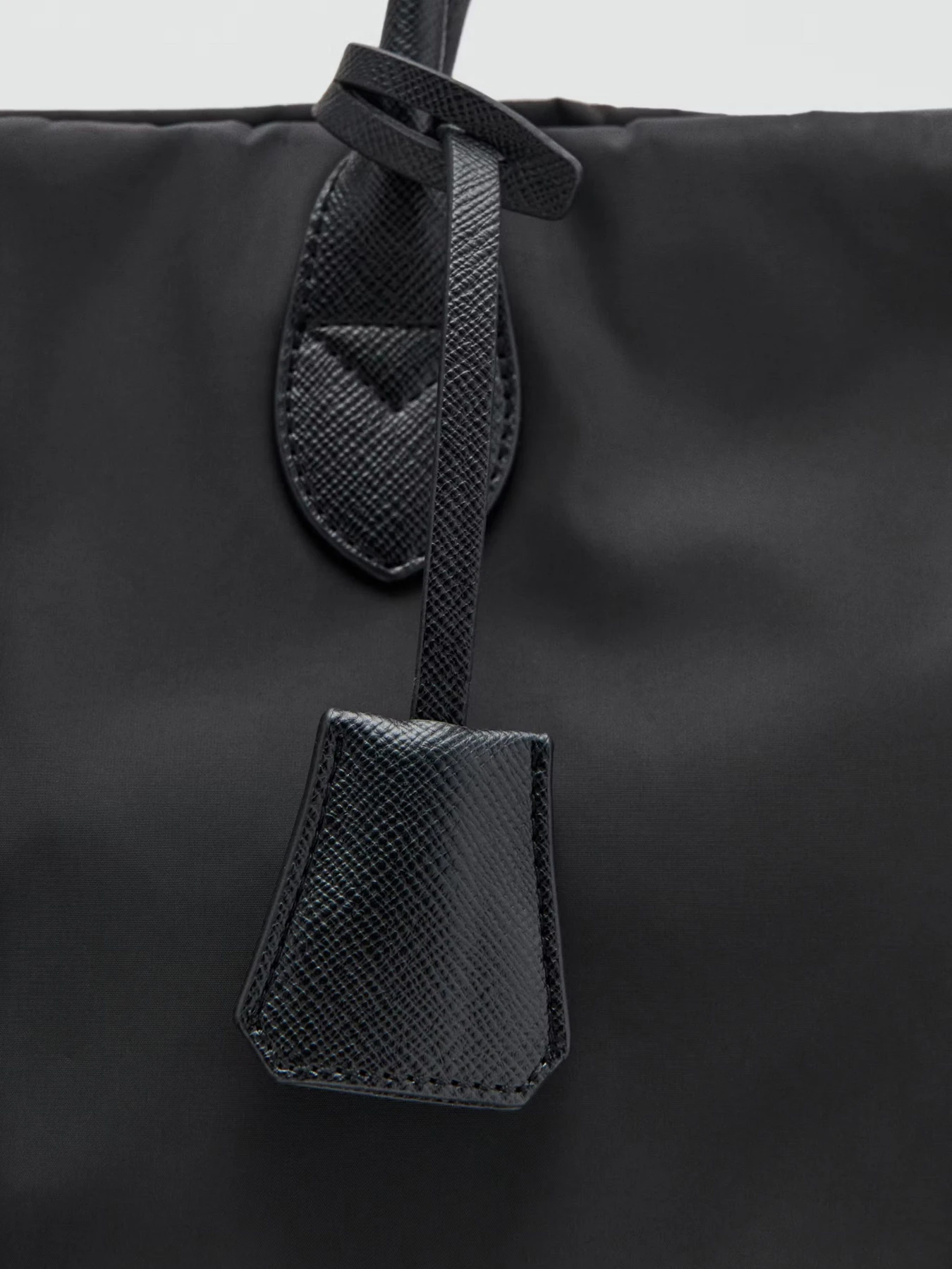 Сумки MANGO модель 37081396_99 Сумки MANGO модель 37081396_99 Фото