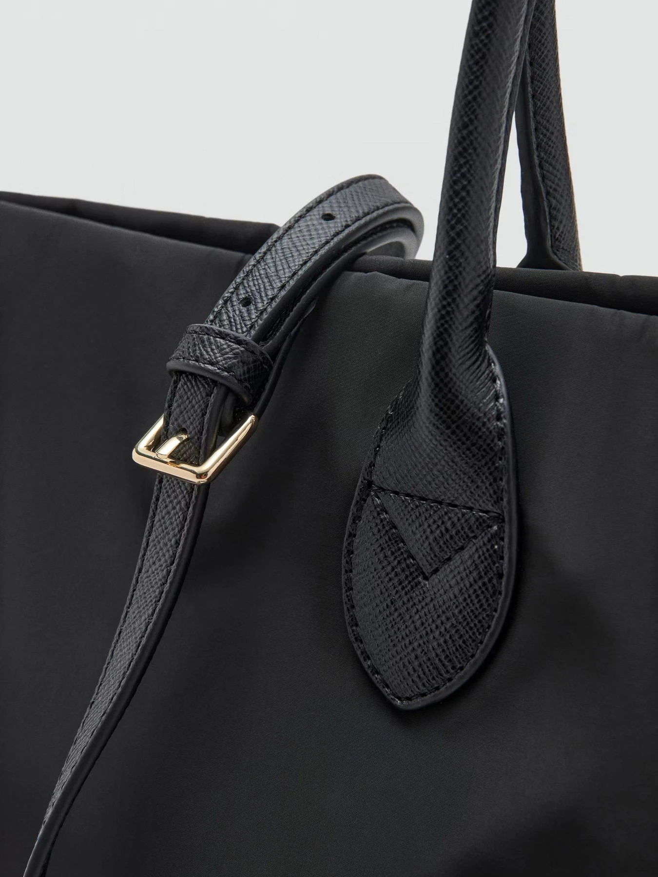 Сумки MANGO модель 37081396_99 Сумки MANGO модель 37081396_99 Фото