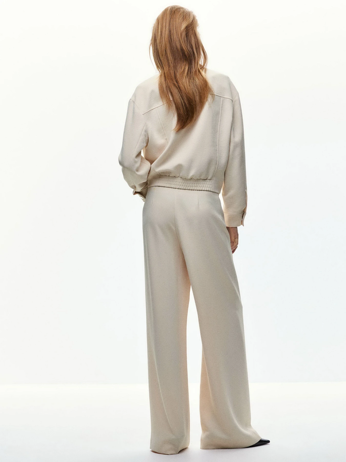 Куртки и дубленки MANGO модель 37074084_5 Куртки и дубленки MANGO модель 37074084_5 Фото