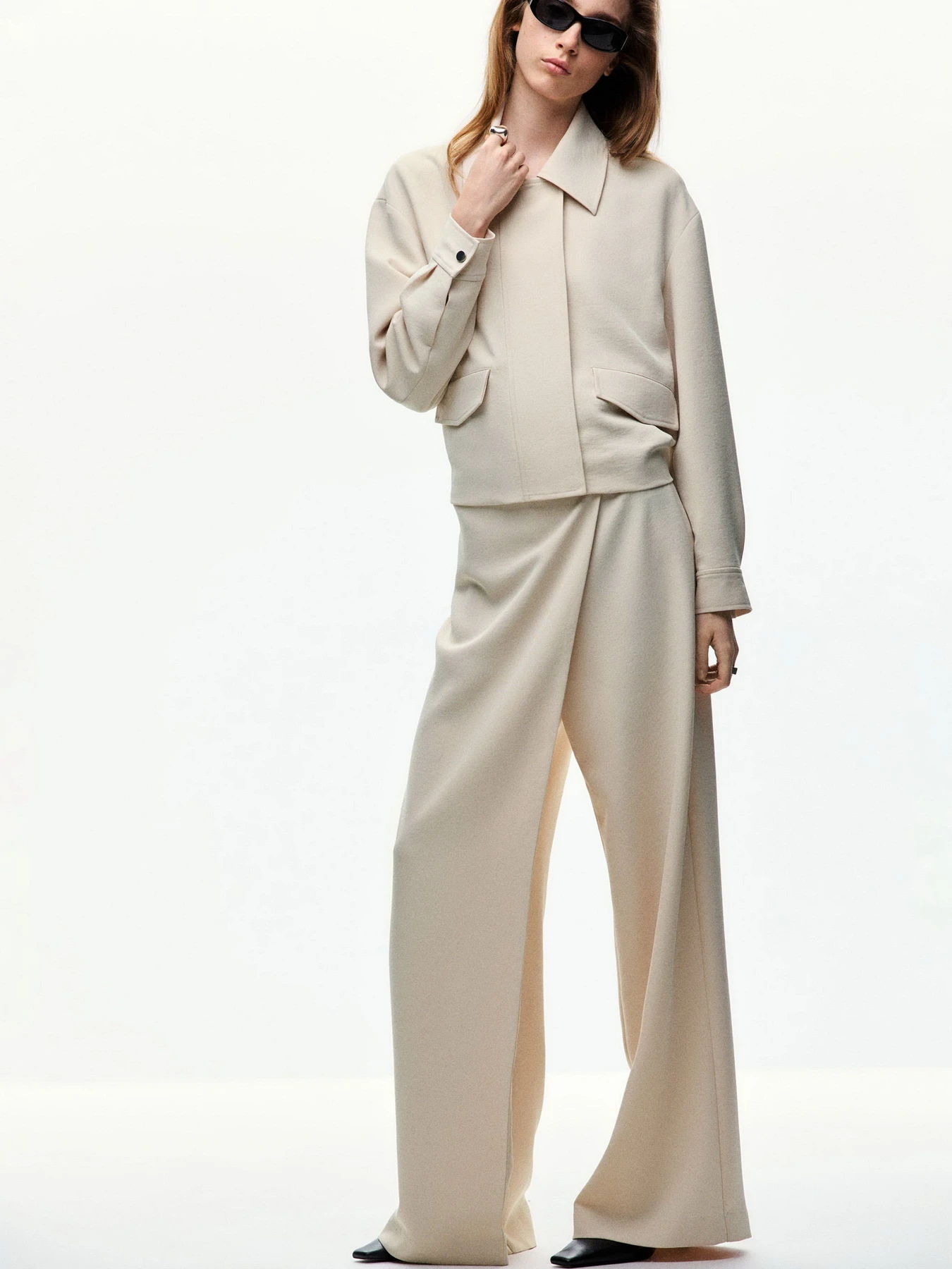 Куртки и дубленки MANGO модель 37074084_5 Куртки и дубленки MANGO модель 37074084_5 Фото
