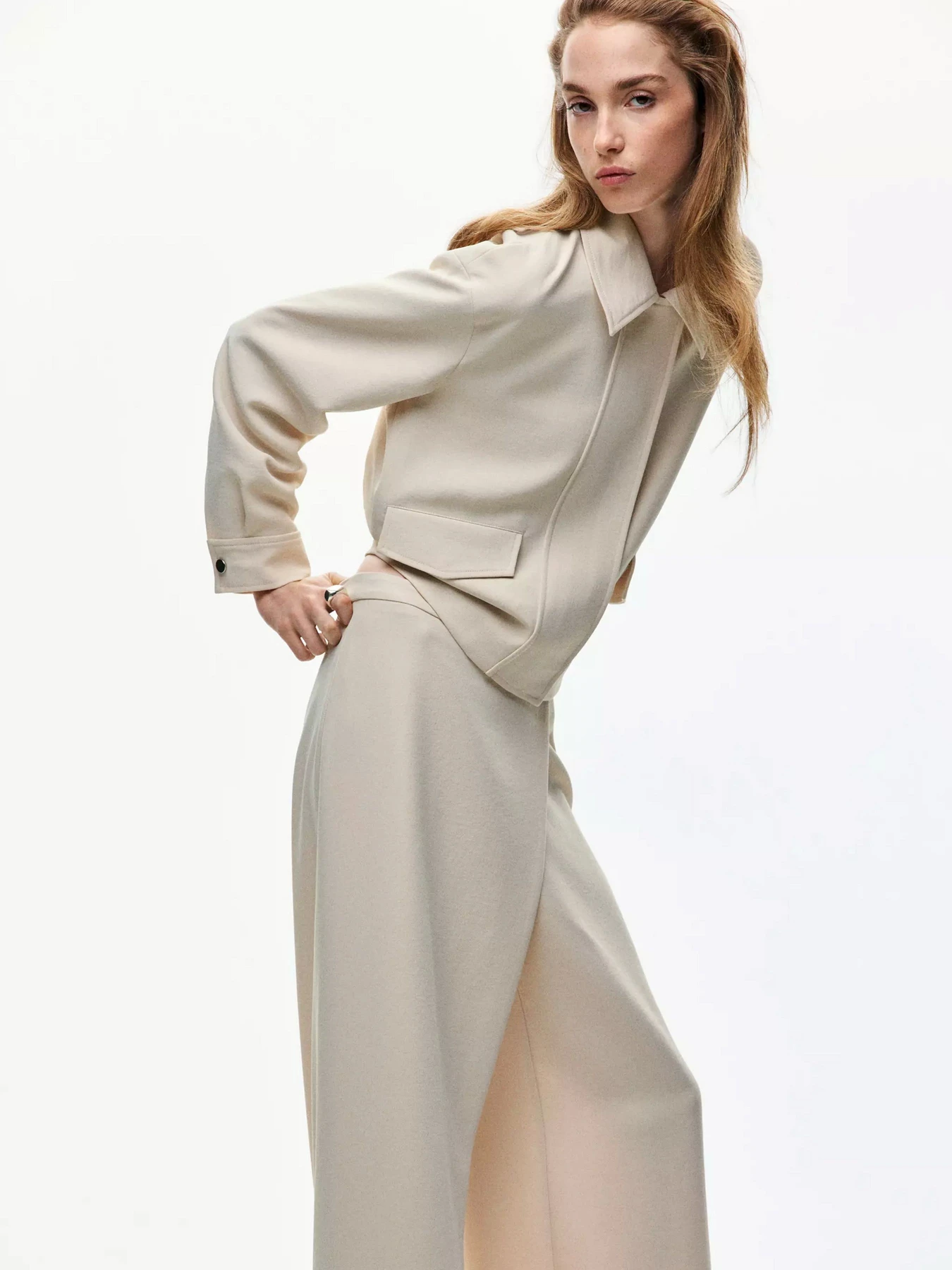 Куртки и дубленки MANGO модель 37074084_5 Куртки и дубленки MANGO модель 37074084_5 Фото