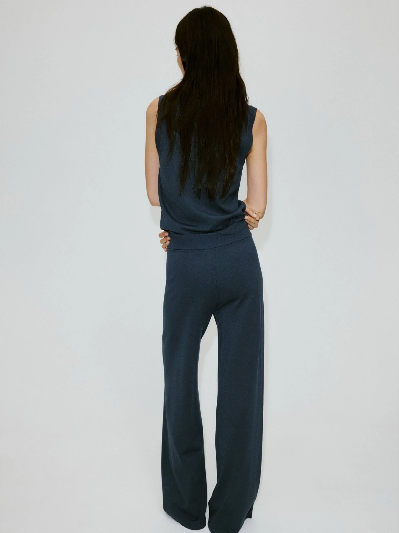 Светри та кардигани MANGO модель 37084414_52 Светри та кардигани MANGO модель 37084414_52 Фото