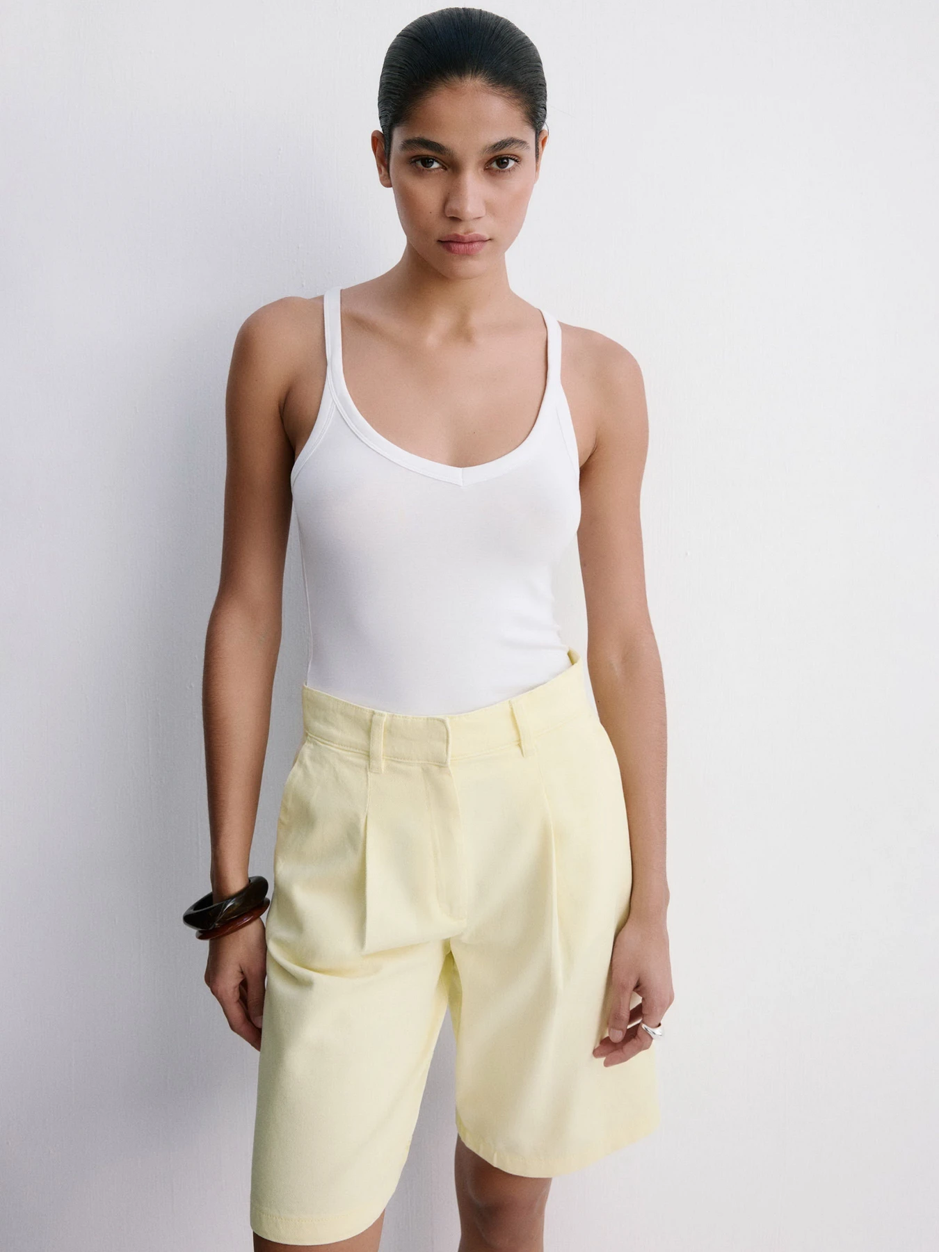 Шорты MANGO модель 37081410_11 Шорты MANGO модель 37081410_11 Фото