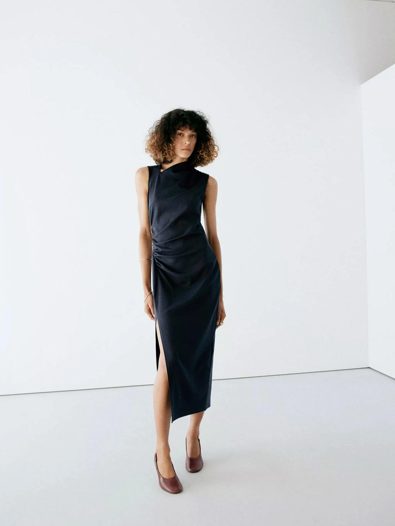 Сукні MANGO RUMI модель 37086010_57 Сукні MANGO RUMI модель 37086010_57 Фото