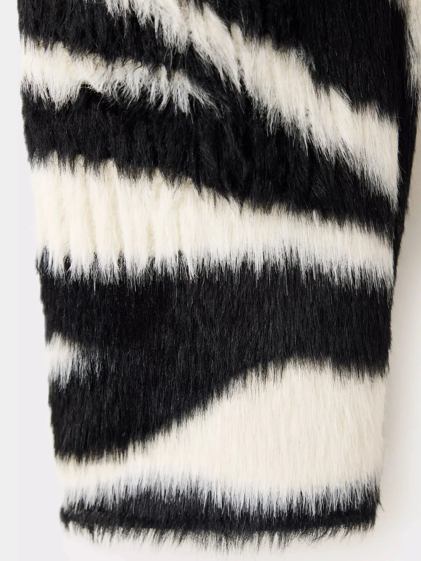 Куртки та дублянки MANGO ZEBRA модель 37097133_99 Куртки та дублянки MANGO ZEBRA модель 37097133_99 Фото