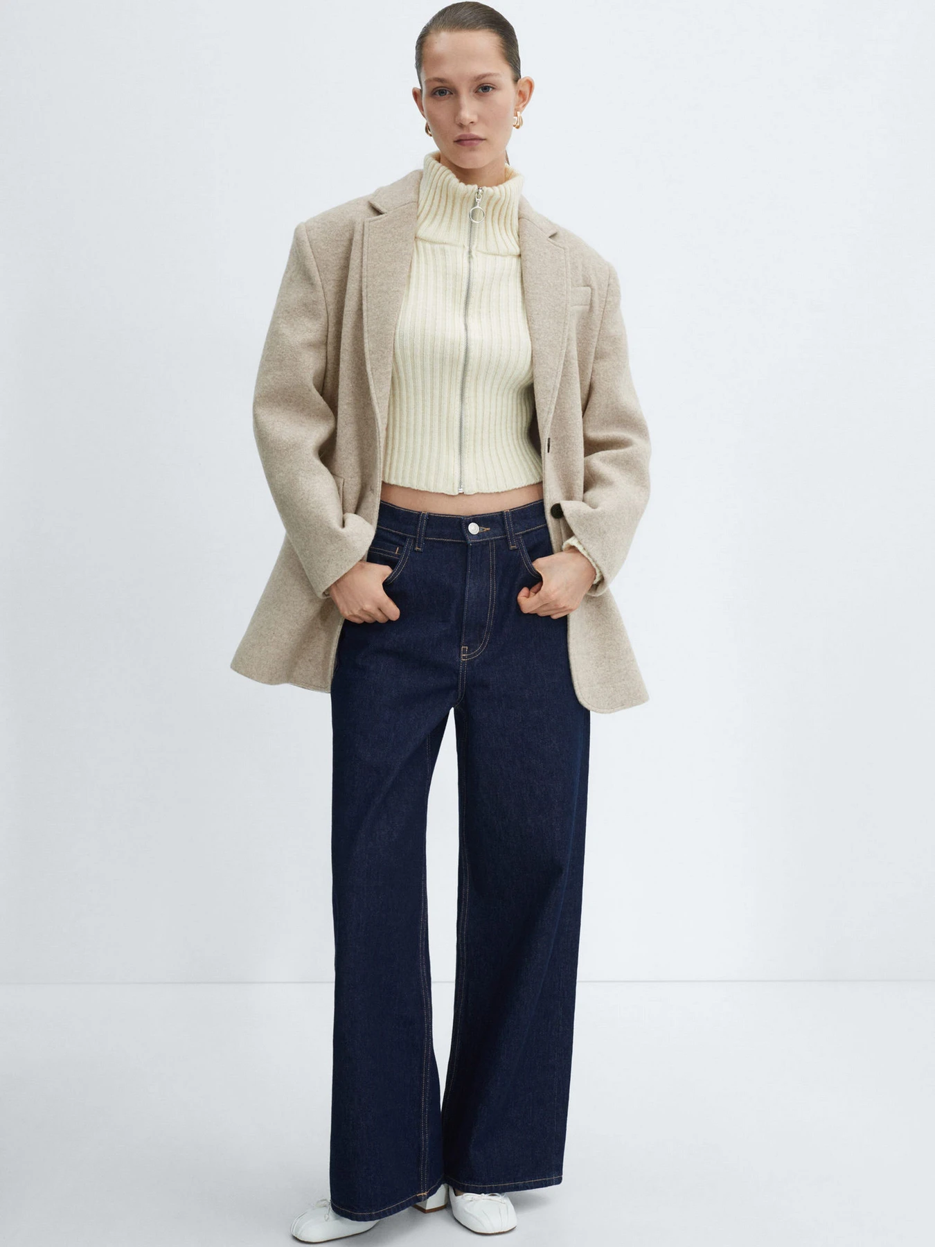 Пальто и плащи MANGO Up модель 67064783_91 Пальто и плащи MANGO Up модель 67064783_91 Фото