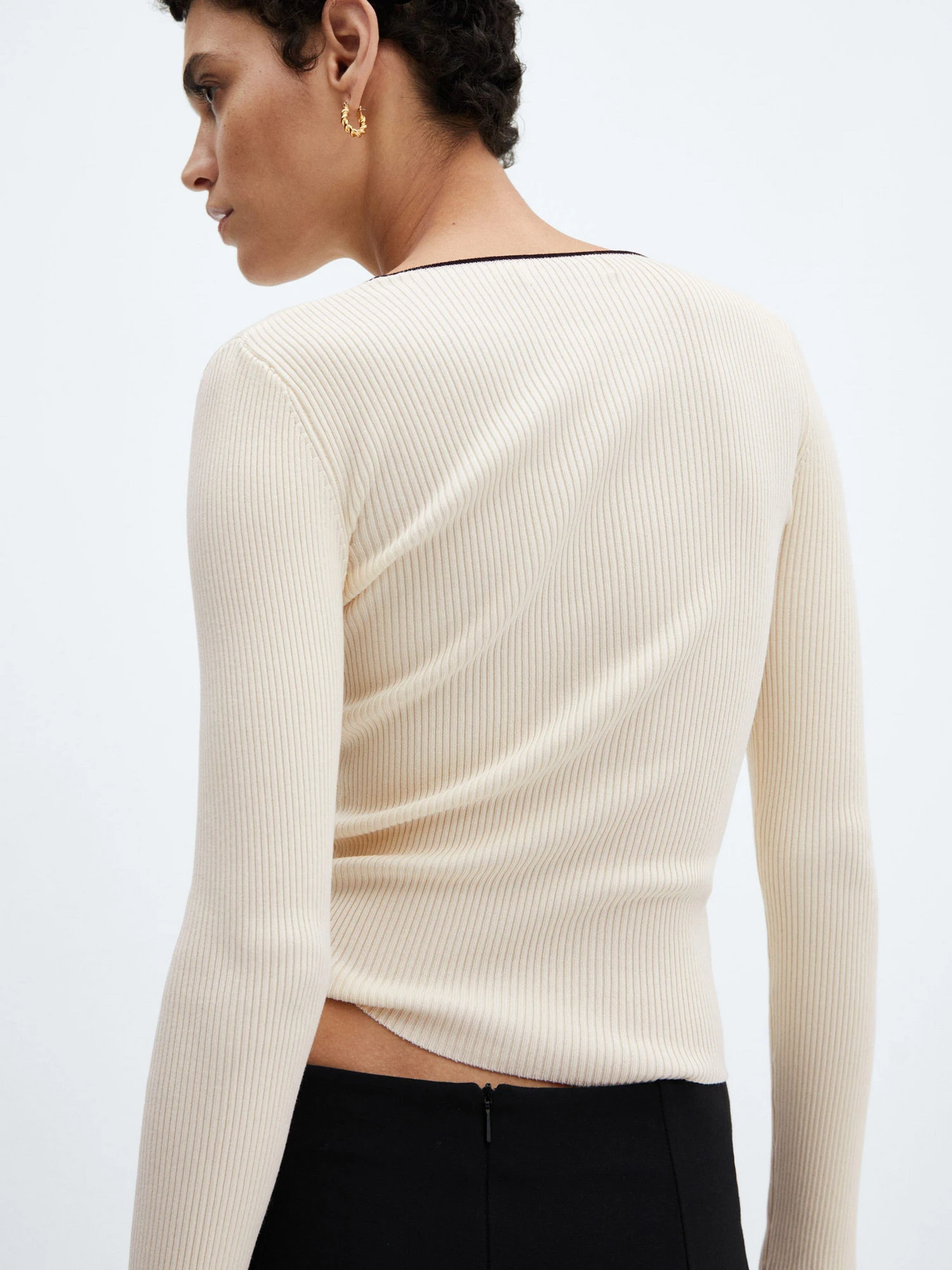 Светри та кардигани MANGO Shadowin модель 67054034_5 Светри та кардигани MANGO Shadowin модель 67054034_5 Фото