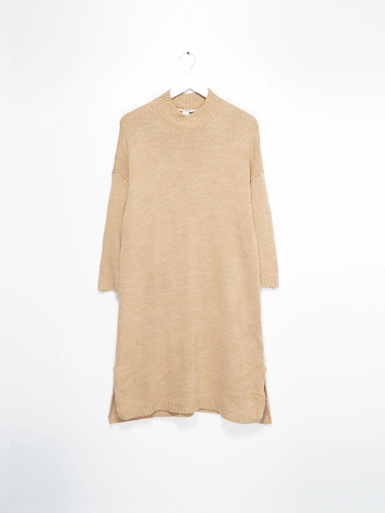 Платья Monki модель 0692067_бежевий Платья Monki модель 0692067_бежевий Фото