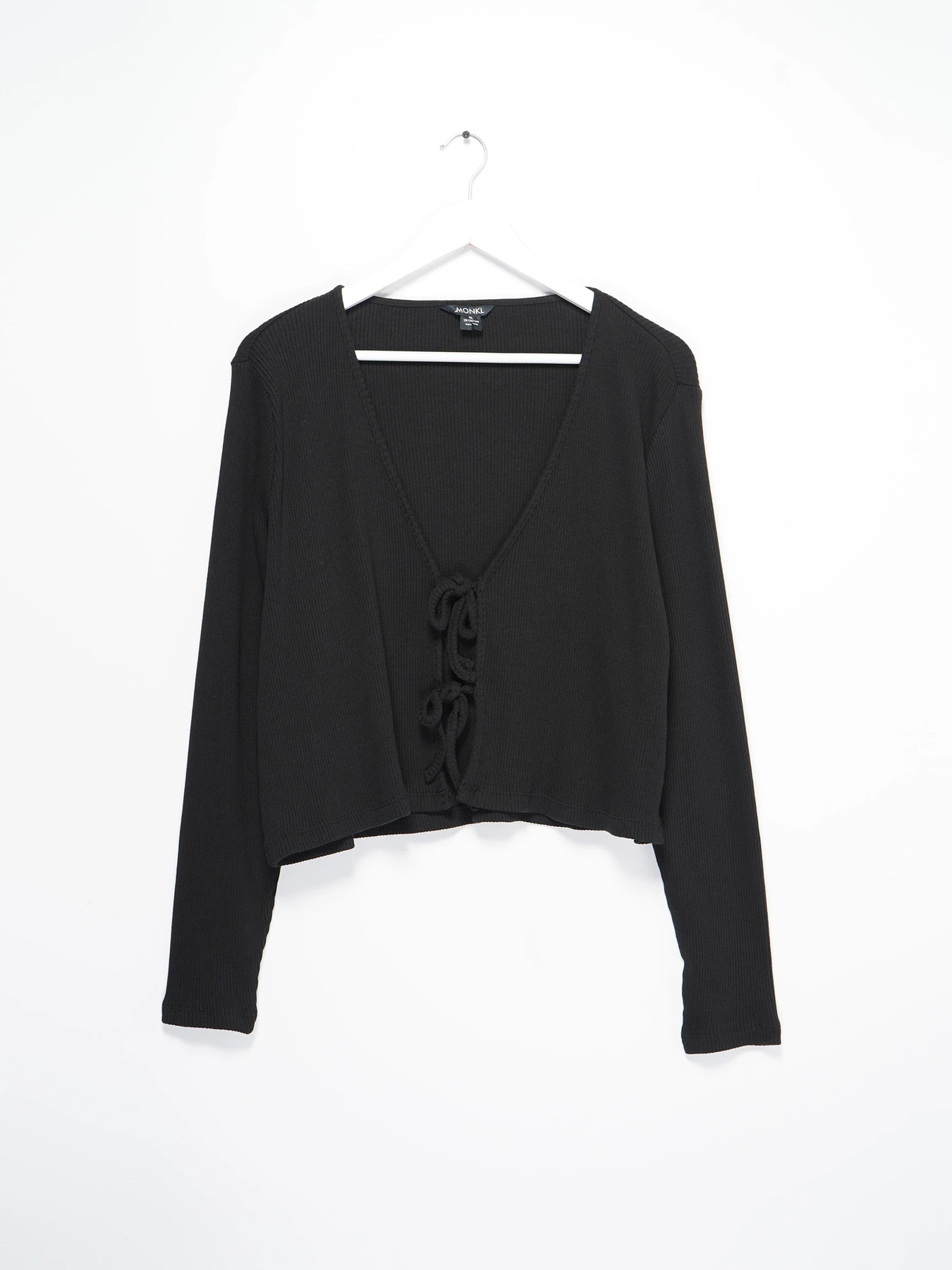 Свитры и кардиганы Monki модель 0749777_чорний Свитры и кардиганы Monki модель 0749777_чорний Фото