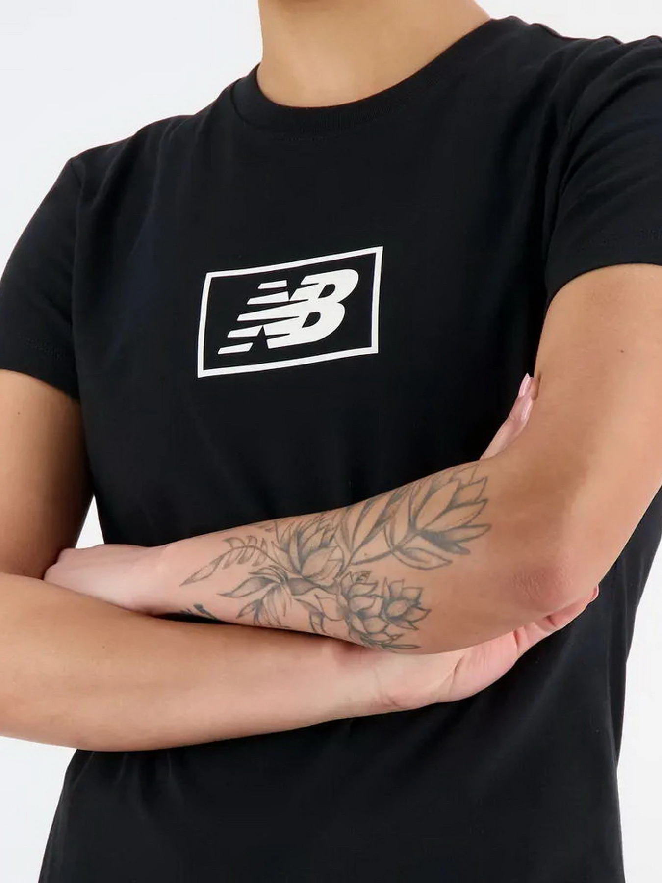Футболки і поло New Balance Essentials Jersey Athletic Fit модель WT33515BK Футболки і поло New Balance Essentials Jersey Athletic Fit модель WT33515BK Фото