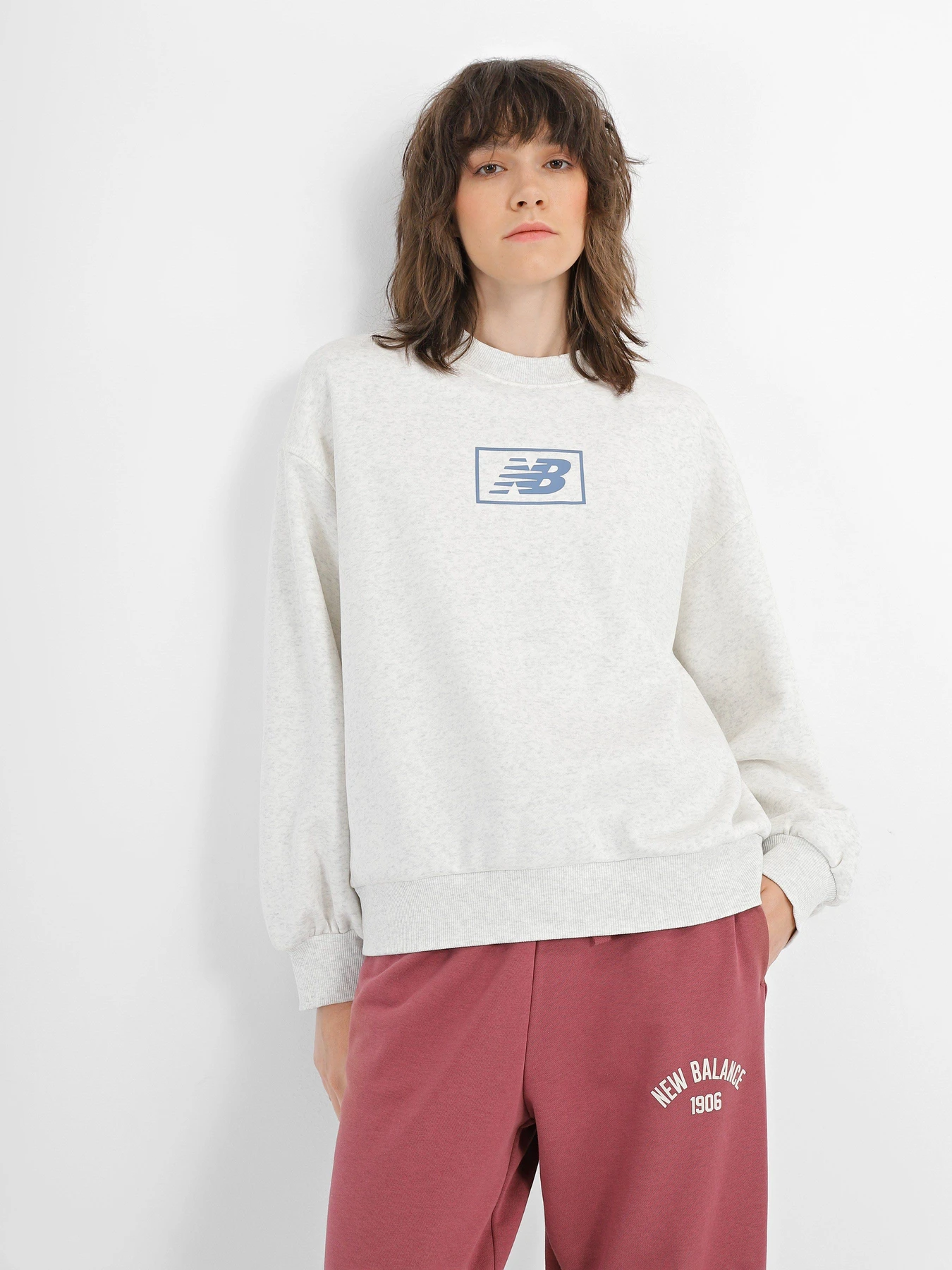 Худи и свитшоты New Balance Essentials Brushed модель WT33528SAH Худи и свитшоты New Balance Essentials Brushed модель WT33528SAH Фото