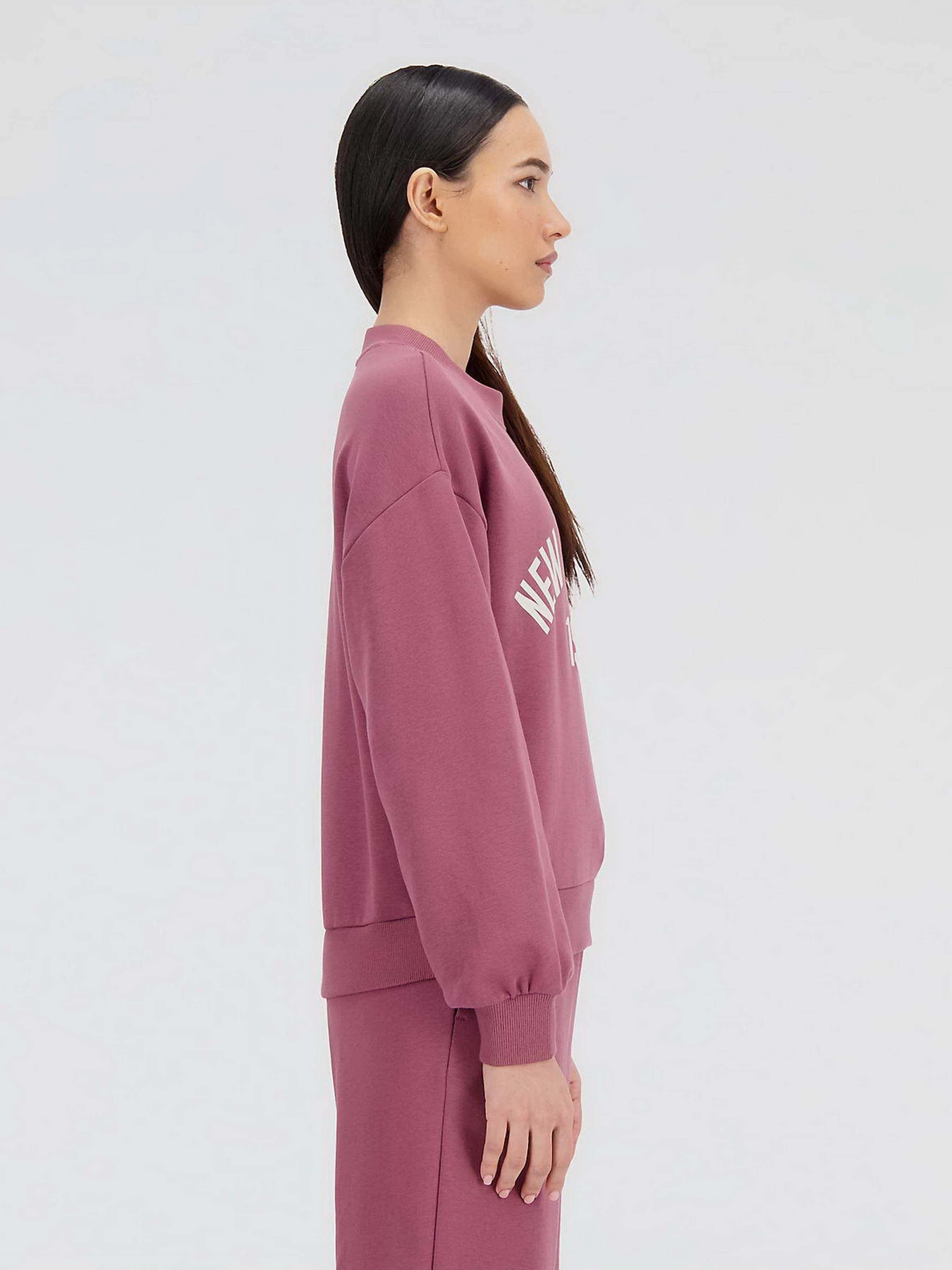 Худи и свитшоты New Balance Essentials Varsity модель WT33553WAD Худи и свитшоты New Balance Essentials Varsity модель WT33553WAD Фото