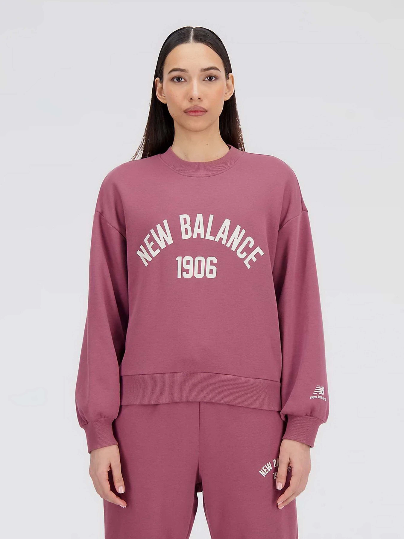 Худи и свитшоты New Balance Essentials Varsity модель WT33553WAD Худи и свитшоты New Balance Essentials Varsity модель WT33553WAD Фото