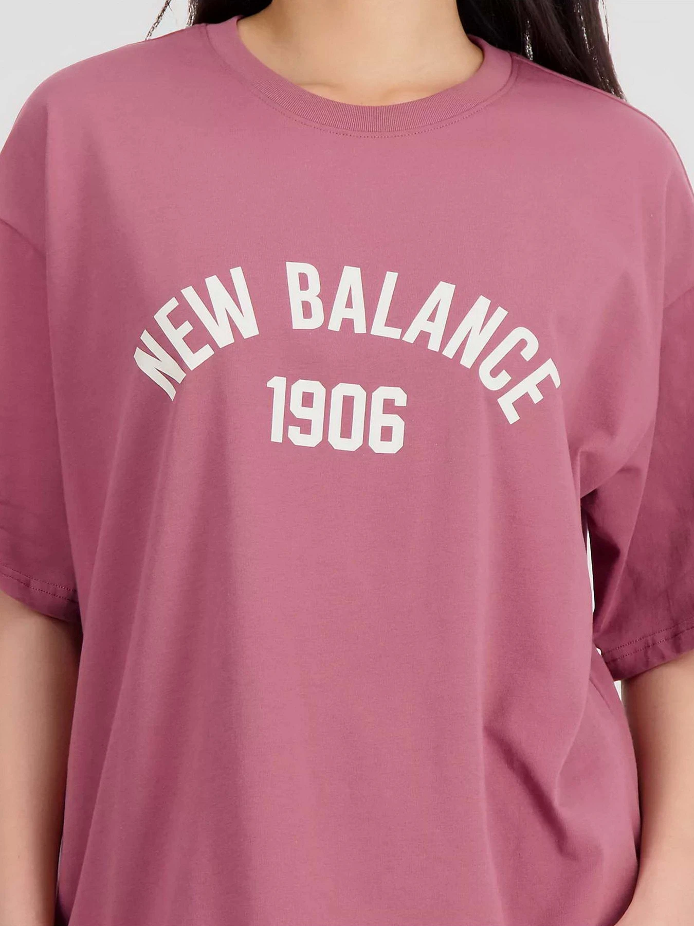 Футболки и поло New Balance Essentials Varsity модель WT33554WAD Футболки и поло New Balance Essentials Varsity модель WT33554WAD Фото