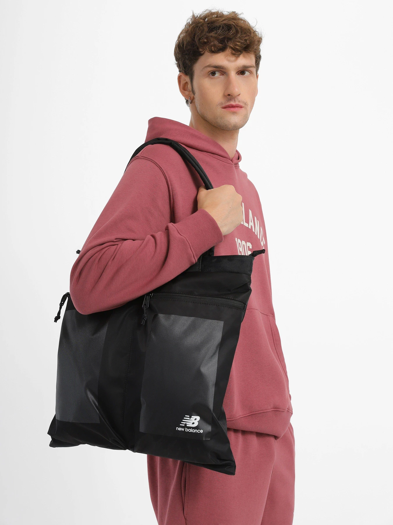 Сумки New Balance Dual Pockets модель LAB33017BK Сумки New Balance Dual Pockets модель LAB33017BK Фото