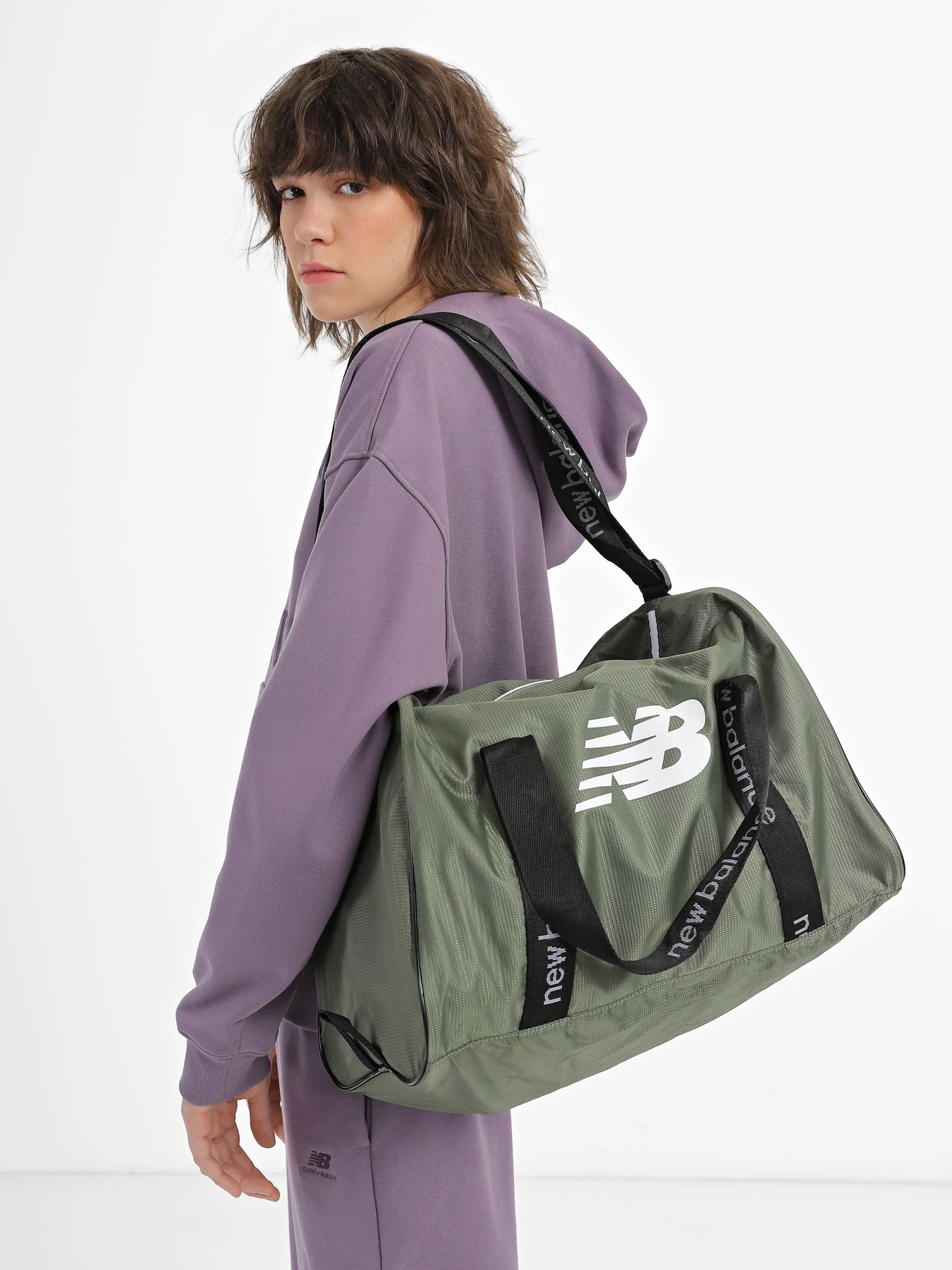 Дорожные сумки и чемоданы New Balance OPP Core Small Duffel модель LAB13102DON Дорожные сумки и чемоданы New Balance OPP Core Small Duffel модель LAB13102DON Фото