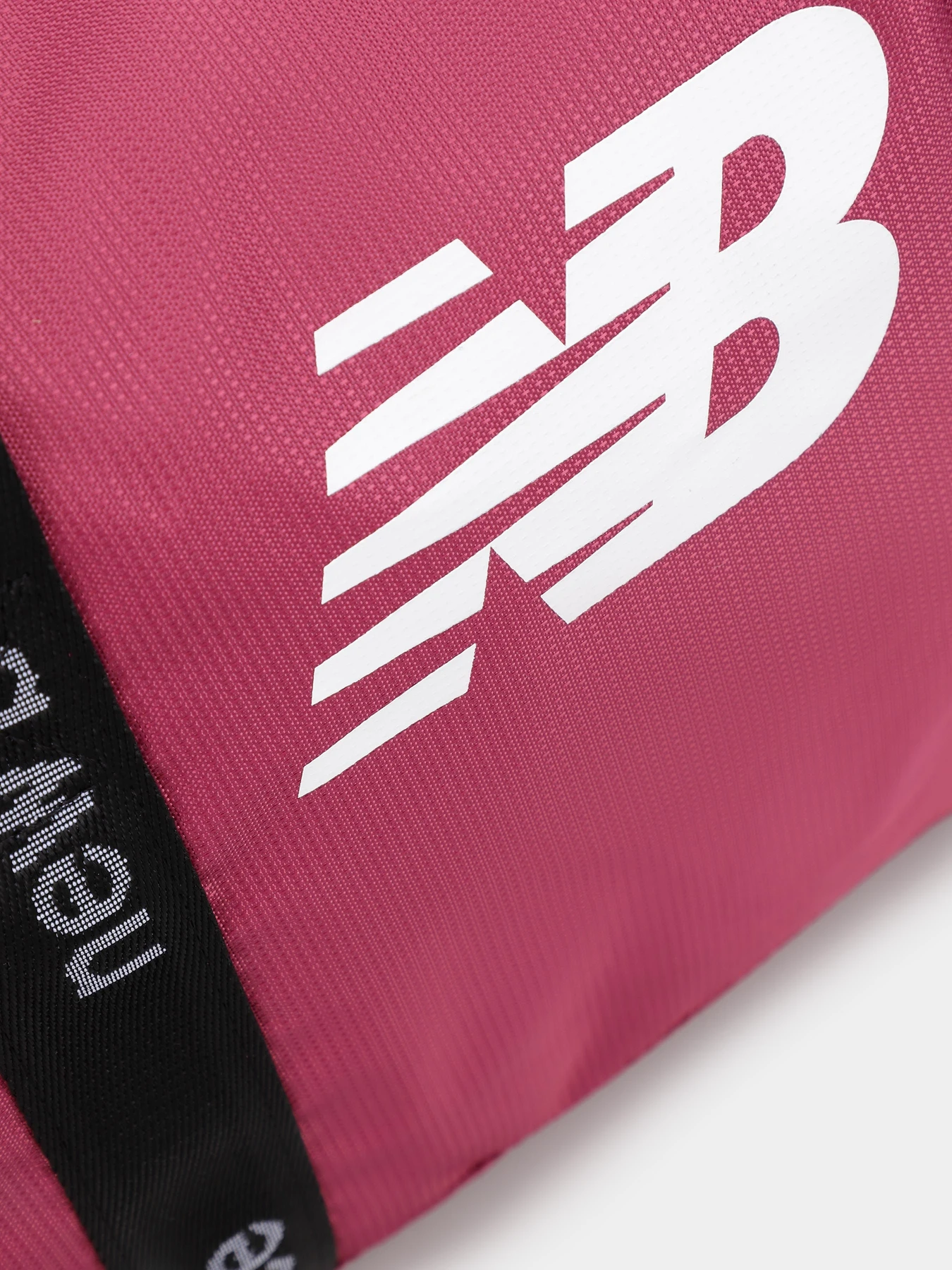 Дорожные сумки и чемоданы New Balance OPP Core Small Duffel модель LAB13102SOO Дорожные сумки и чемоданы New Balance OPP Core Small Duffel модель LAB13102SOO Фото