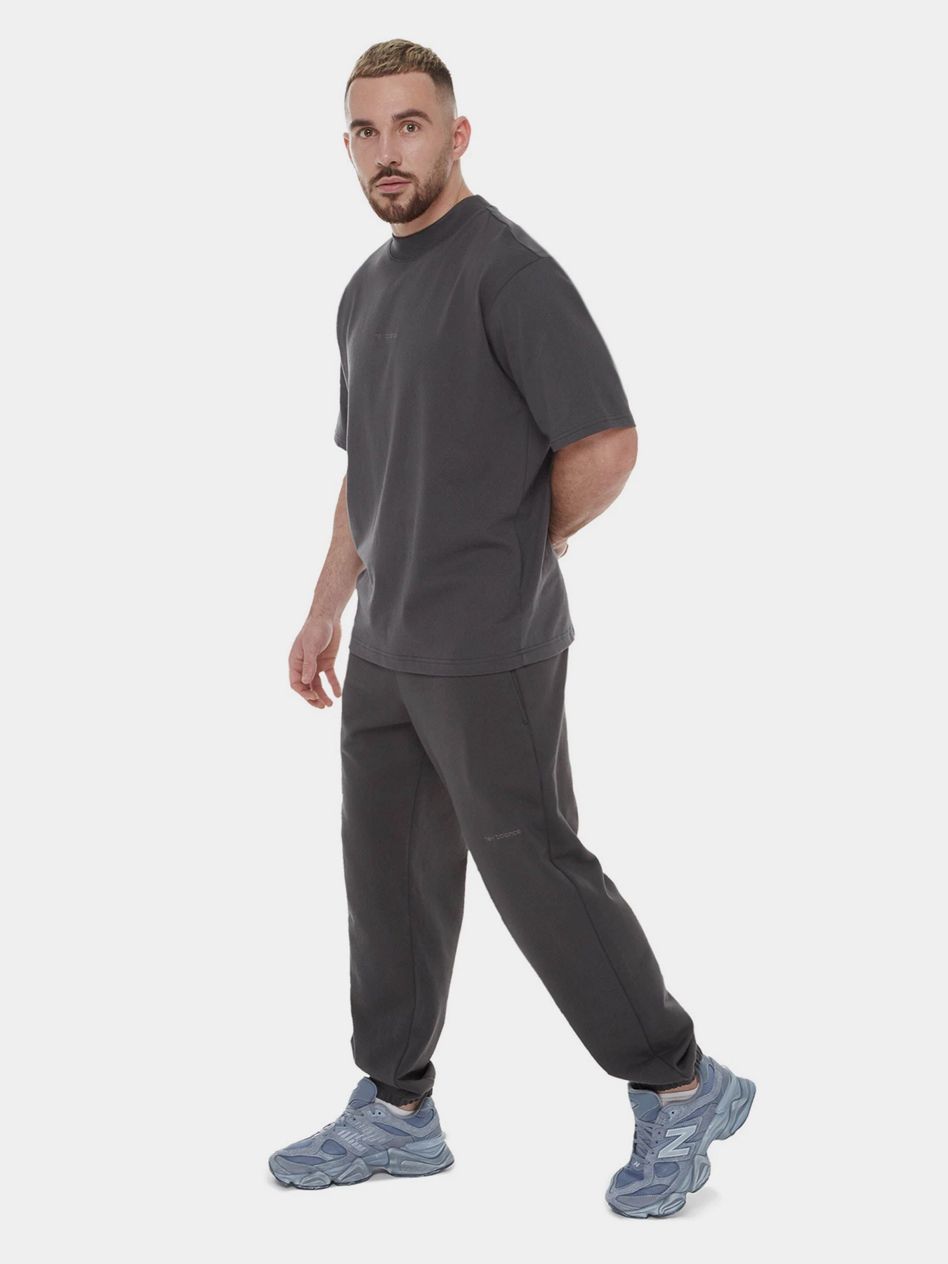 Брюки New Balance Athletics Linear модель MP33553ACK Брюки New Balance Athletics Linear модель MP33553ACK Фото