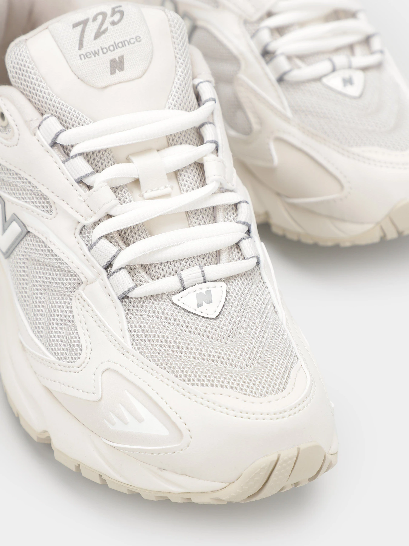 Кроссовки New Balance 725 T2 модель ML725AL Кроссовки New Balance 725 T2 модель ML725AL Фото