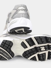 Кросівки New Balance 725 T2 модель ML725P Фото