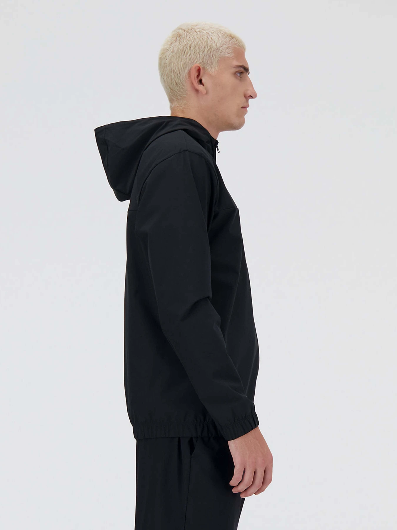 Куртки и дубленки New Balance WOVEN модель MJ41018BK Куртки и дубленки New Balance WOVEN модель MJ41018BK Фото
