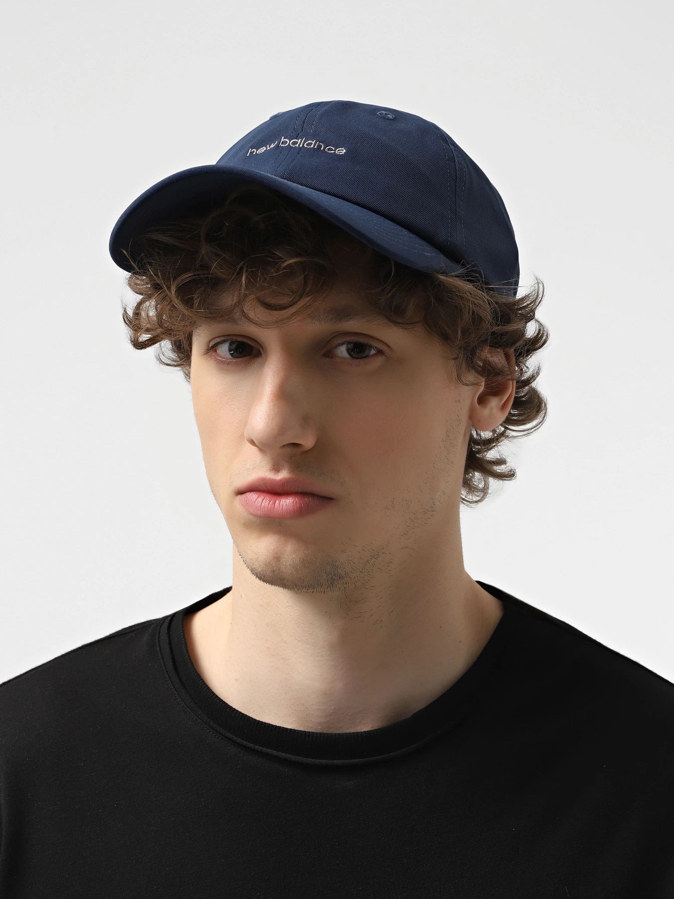 Шапки и кепки New Balance 6 PANEL LINEAR LOGO модель LAH21100NNY Шапки и кепки New Balance 6 PANEL LINEAR LOGO модель LAH21100NNY Фото