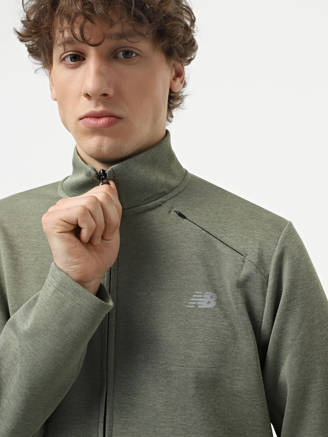 Худи и свитшоты New Balance TECH KNIT модель MJ41178DEK Худи и свитшоты New Balance TECH KNIT модель MJ41178DEK Фото