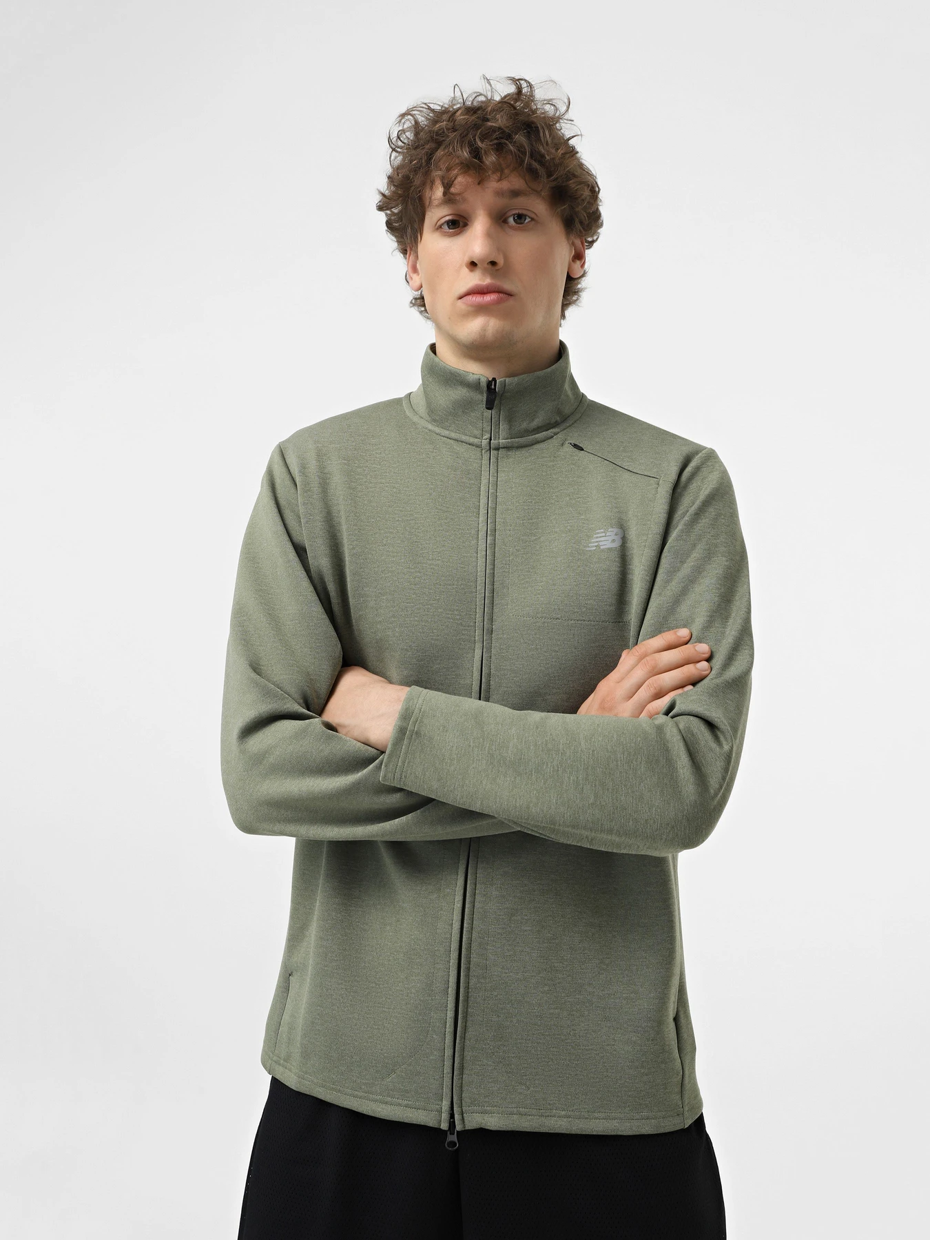 Худи и свитшоты New Balance TECH KNIT модель MJ41178DEK Худи и свитшоты New Balance TECH KNIT модель MJ41178DEK Фото