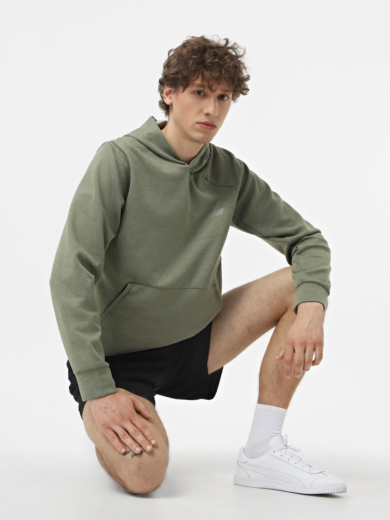 Худи и свитшоты New Balance TECH KNIT модель MT41139DEK Худи и свитшоты New Balance TECH KNIT модель MT41139DEK Фото