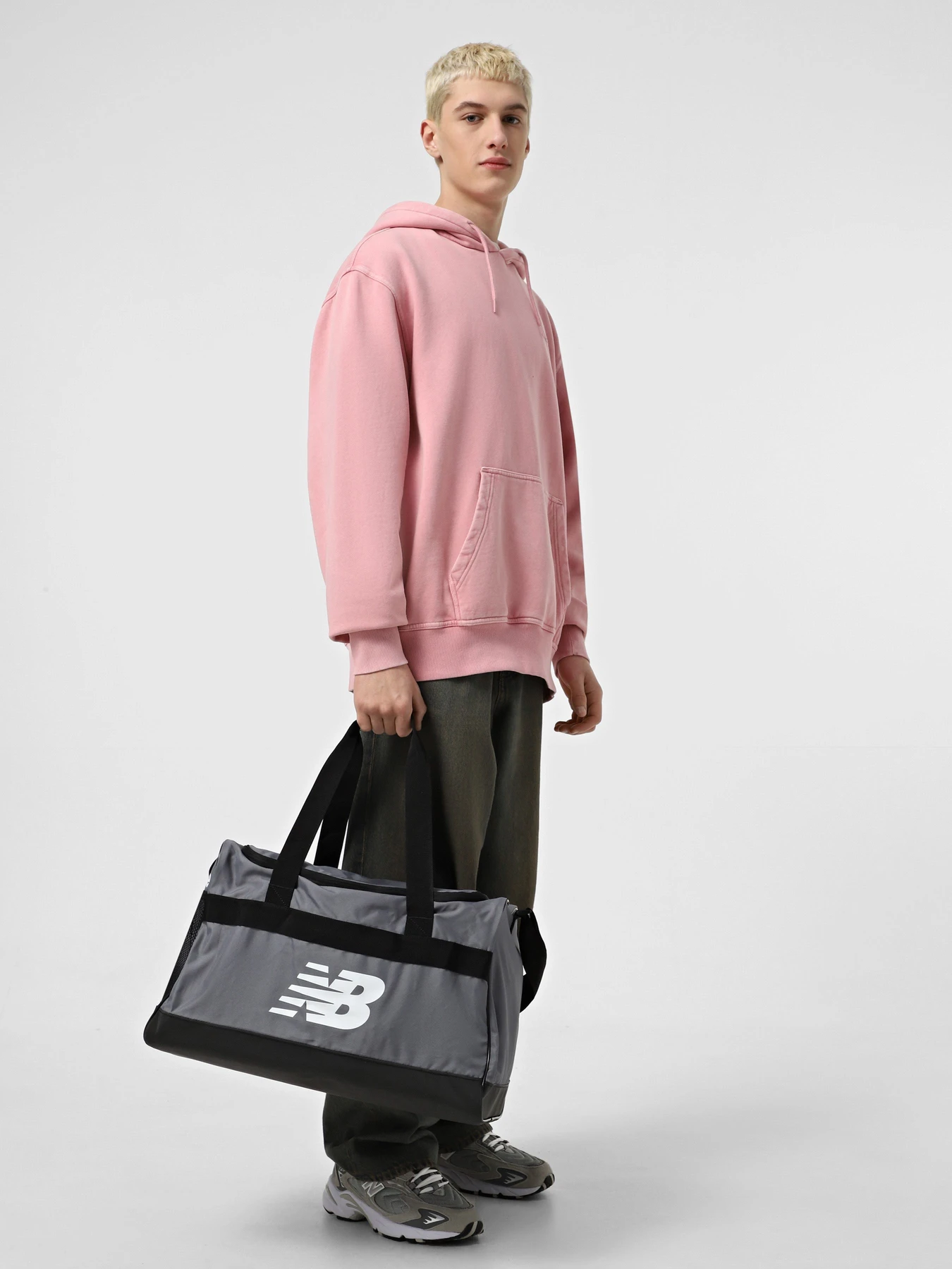 Сумки New Balance TEAM DUFFEL SM модель LAB13508GNM Сумки New Balance TEAM DUFFEL SM модель LAB13508GNM Фото