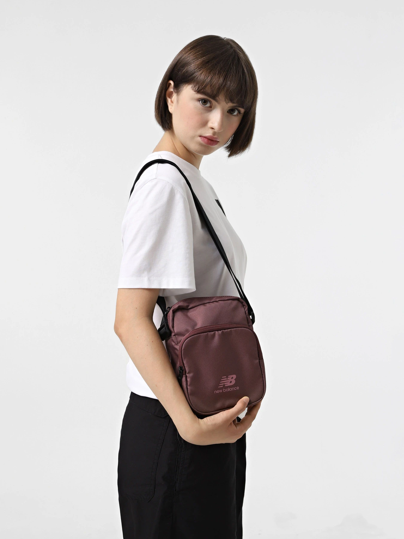 Сумки New Balance SLING модель LAB23124LIE Сумки New Balance SLING модель LAB23124LIE Фото