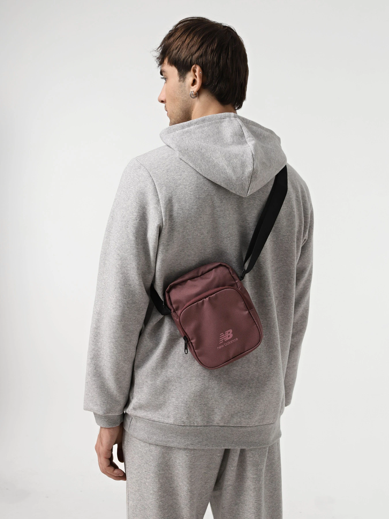 Сумки New Balance SLING модель LAB23124LIE Сумки New Balance SLING модель LAB23124LIE Фото