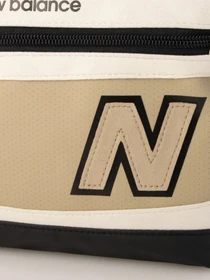 Сумки New Balance LEGACY SHOULDER модель LAB23106SOT Фото