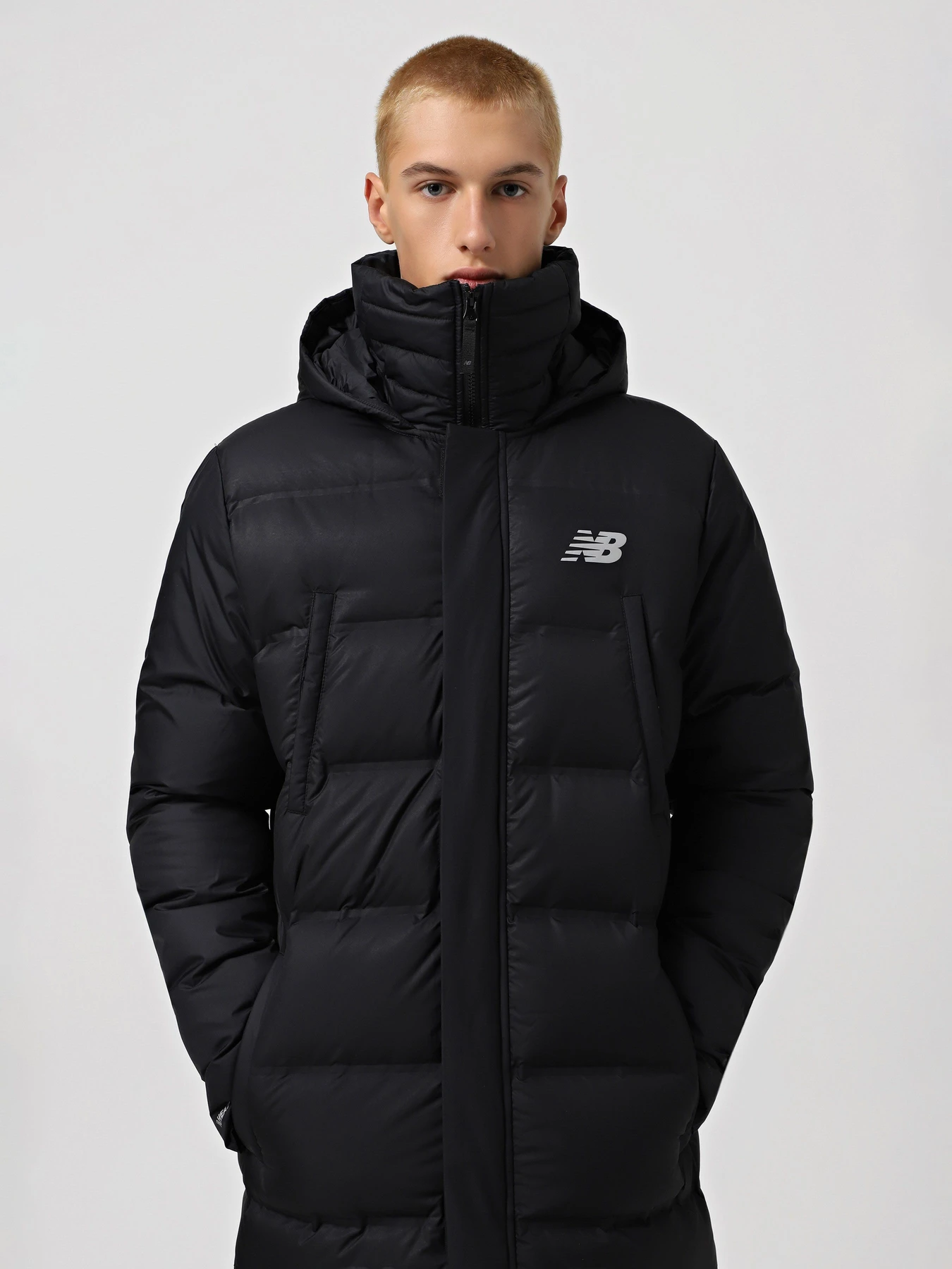 Куртки и дубленки New Balance BENCH LONG DOWN модель MJ231054BK Куртки и дубленки New Balance BENCH LONG DOWN модель MJ231054BK Фото