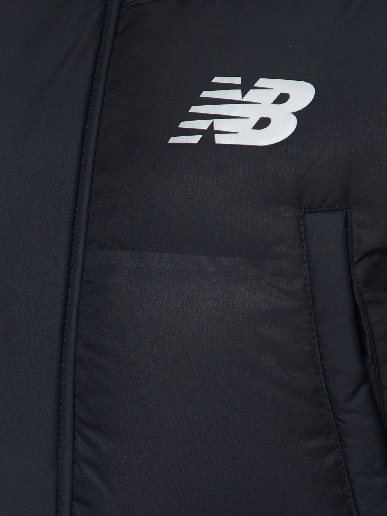 Куртки и дубленки New Balance BENCH LONG DOWN модель MJ231054BK Куртки и дубленки New Balance BENCH LONG DOWN модель MJ231054BK Фото