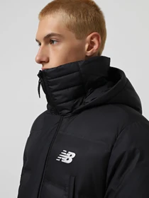 Куртки и дубленки New Balance BENCH LONG DOWN модель MJ231054BK Фото