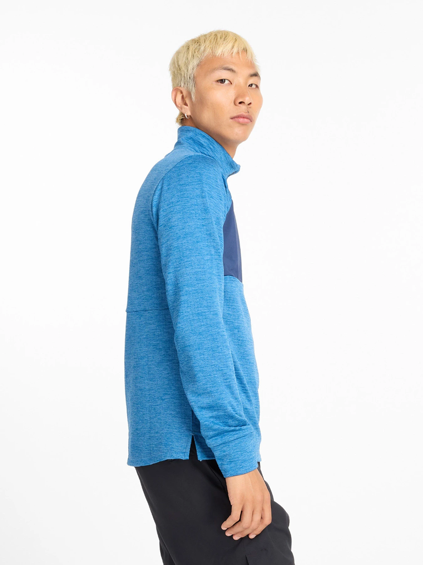 Худи и свитшоты New Balance ATHLETICS HEAT GRID 1/2 ZIP модель MT43204HEB Фото