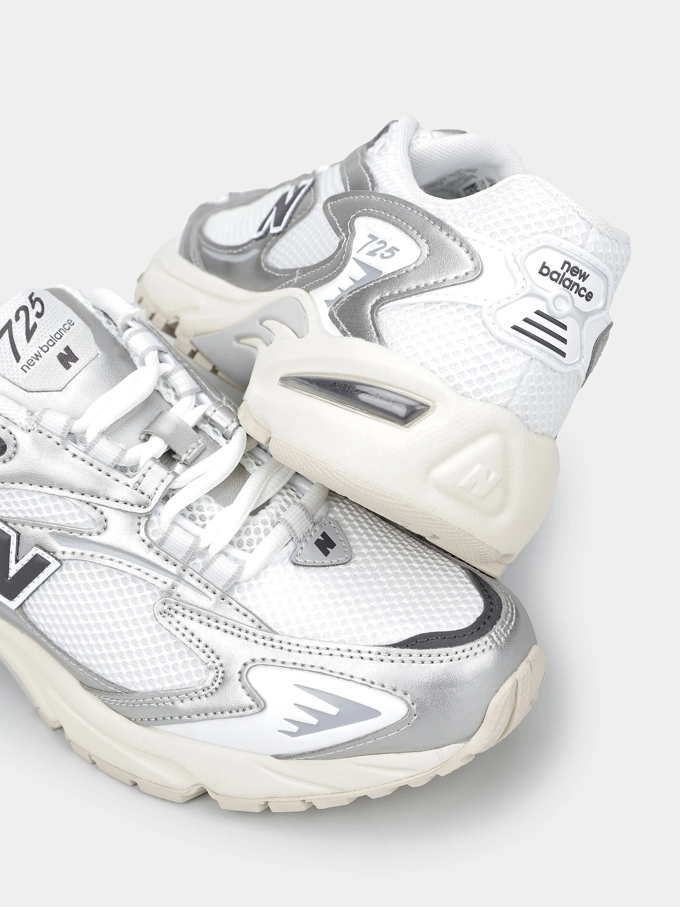 Кроссовки New Balance 725 модель ML725CG Фото