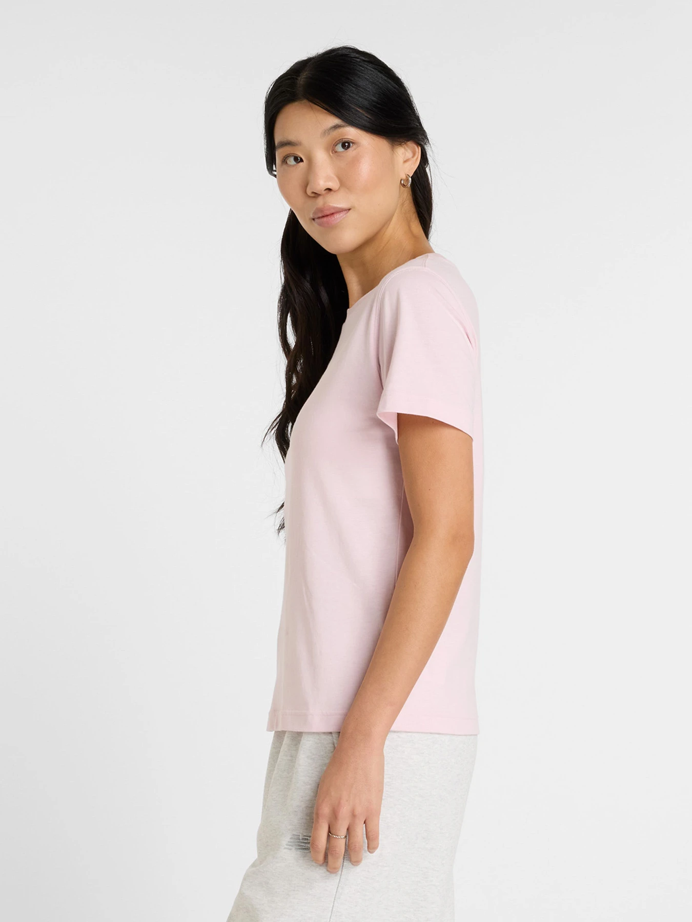 Футболки и поло New Balance SPORT ESSENTIALS модель WT41502RSG Футболки и поло New Balance SPORT ESSENTIALS модель WT41502RSG Фото